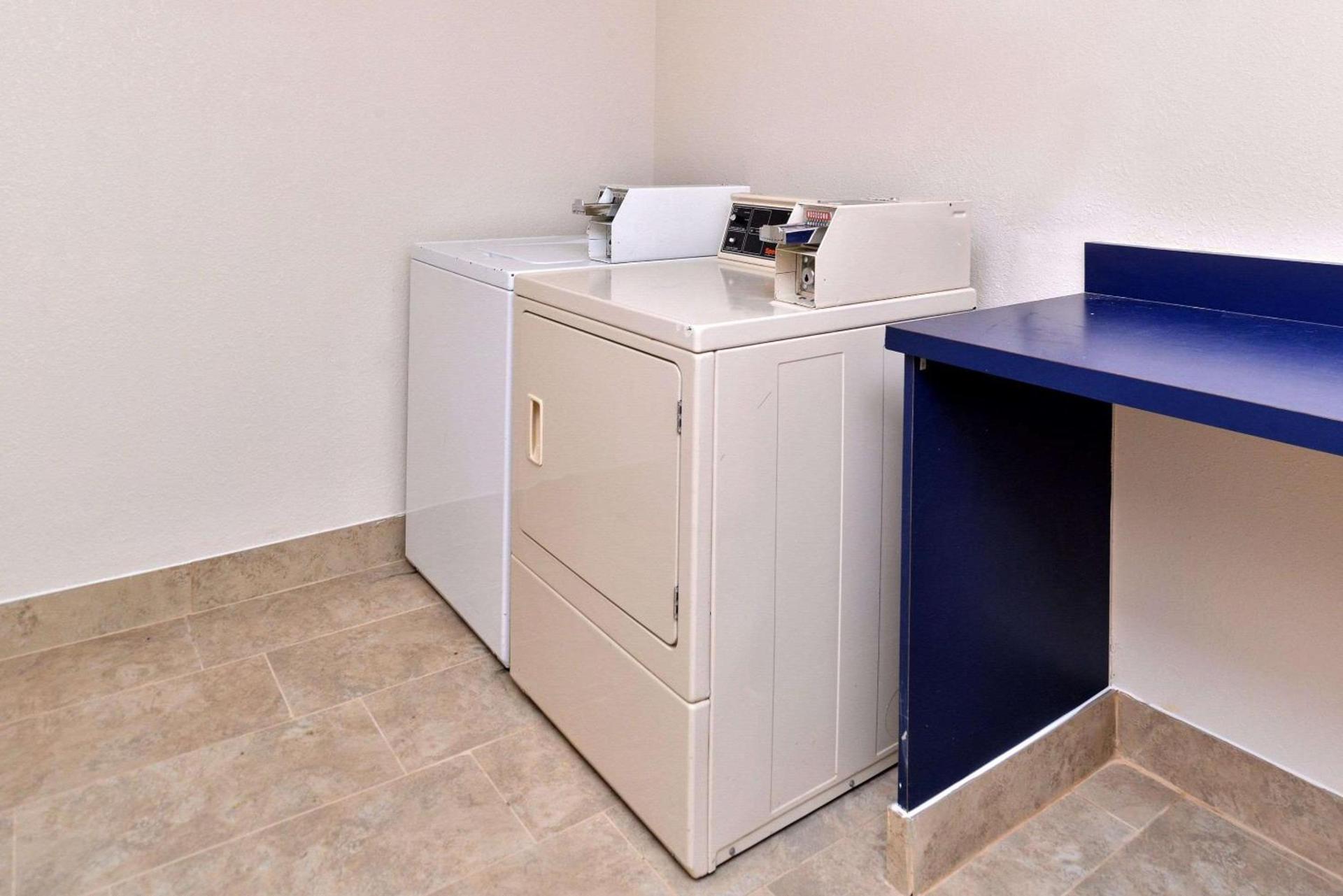 Quality Inn & Suites Matteson near I-57 photo 32