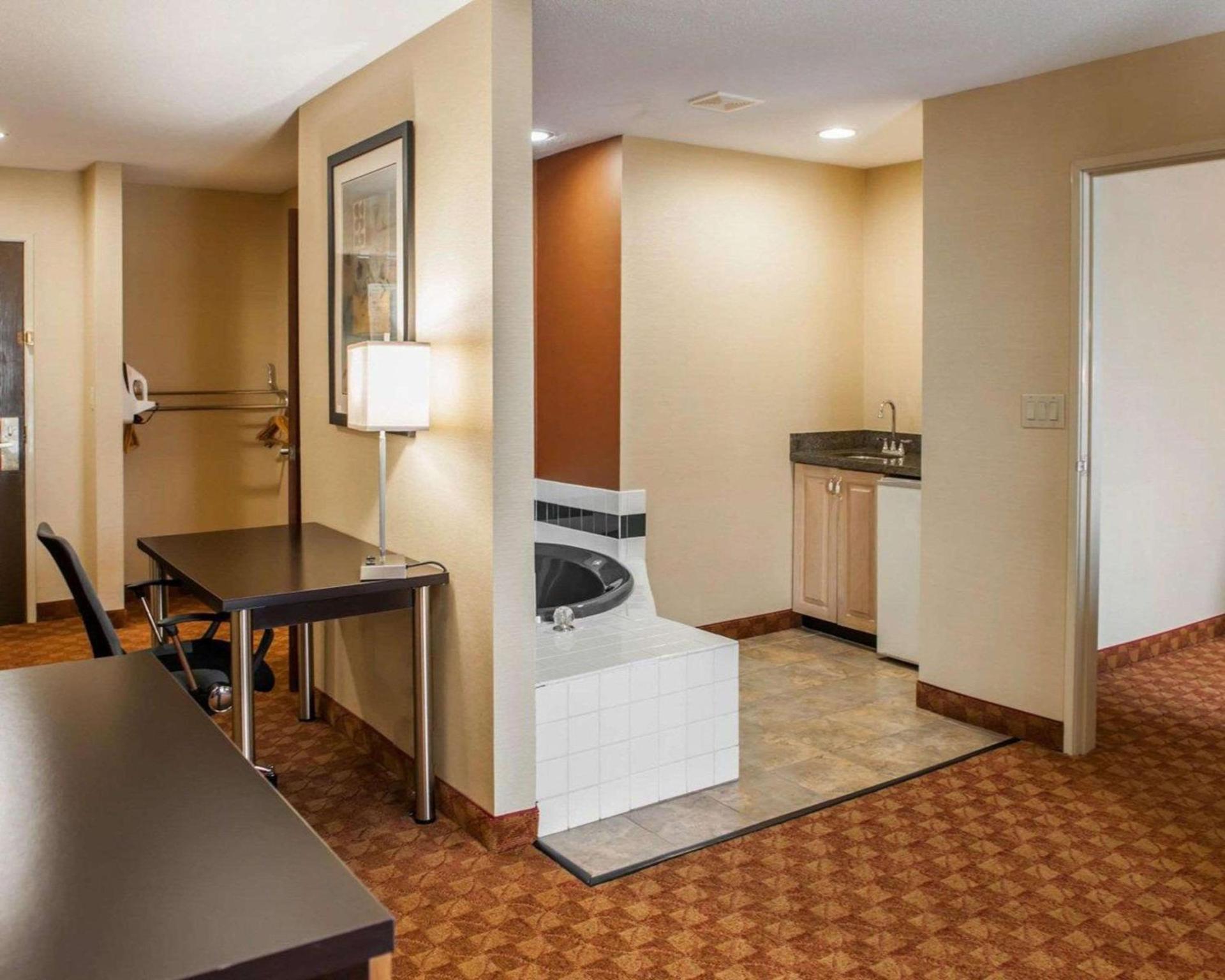 Quality Inn Franklin I-65 photo 39