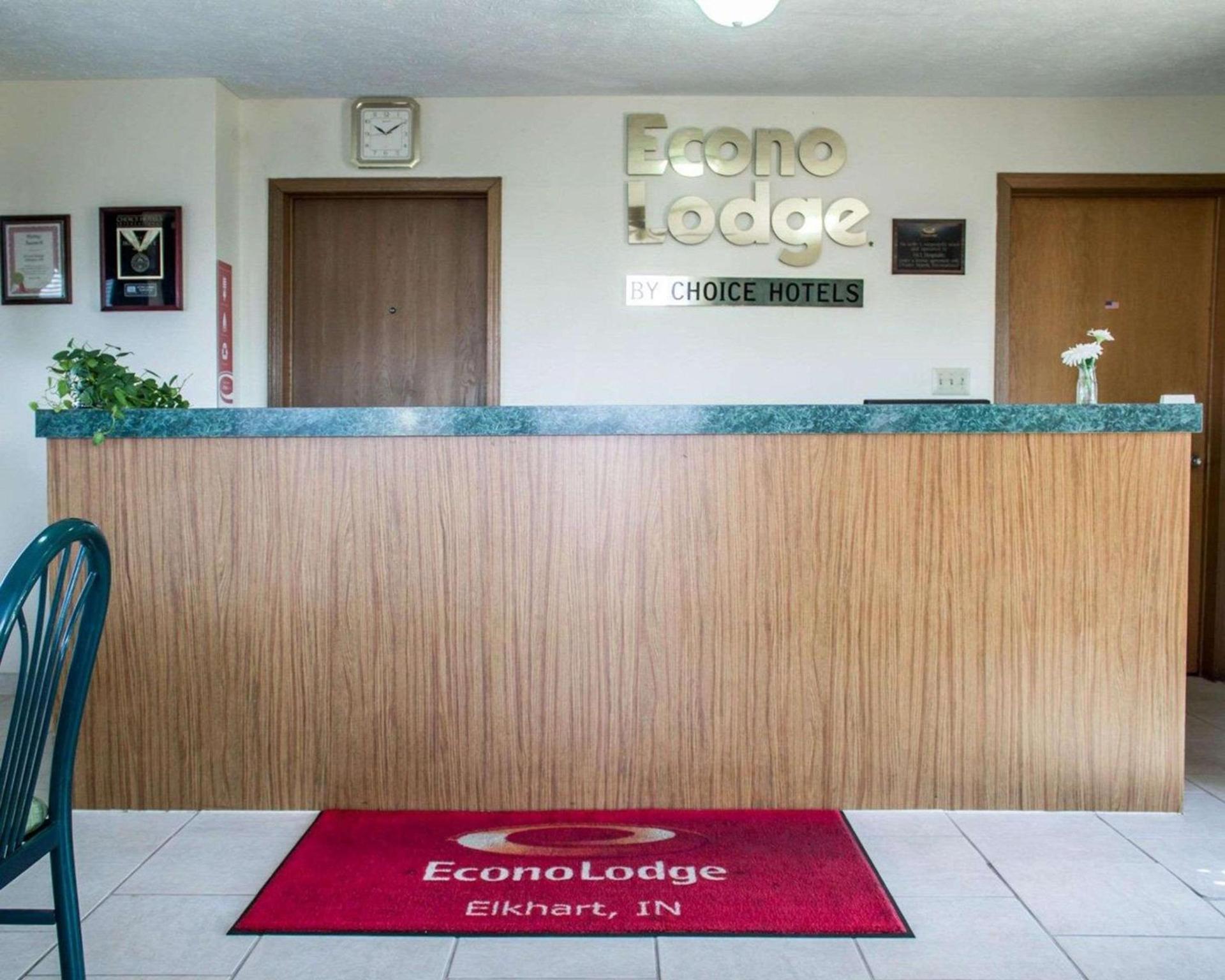 Econo Lodge Elkhart North photo 3