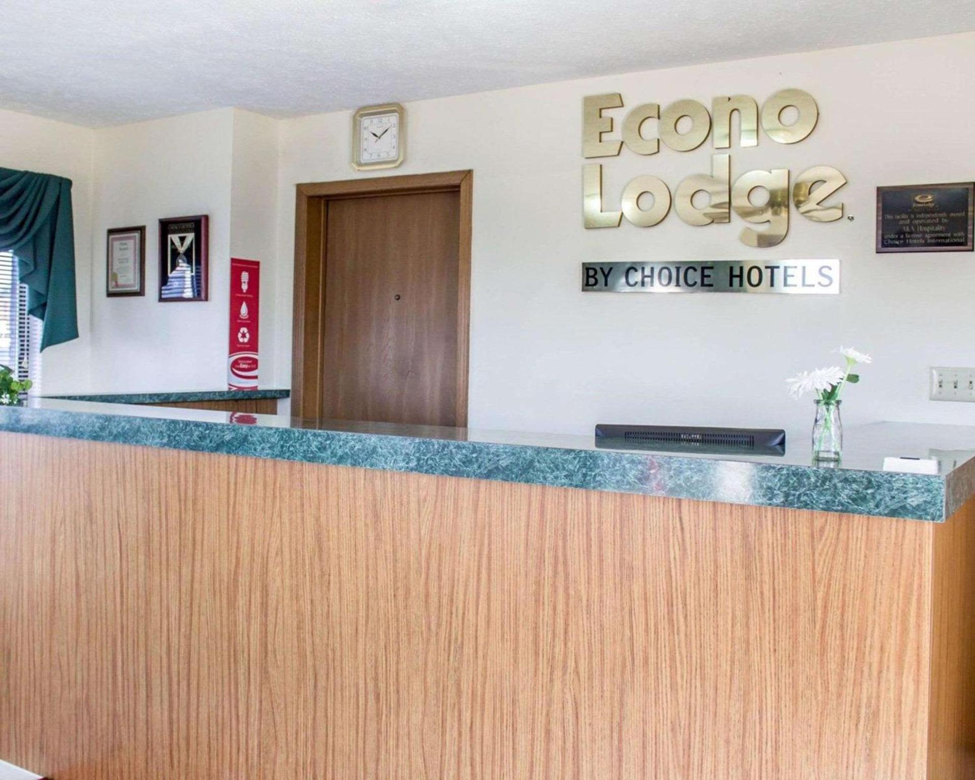 Econo Lodge Elkhart North photo 2
