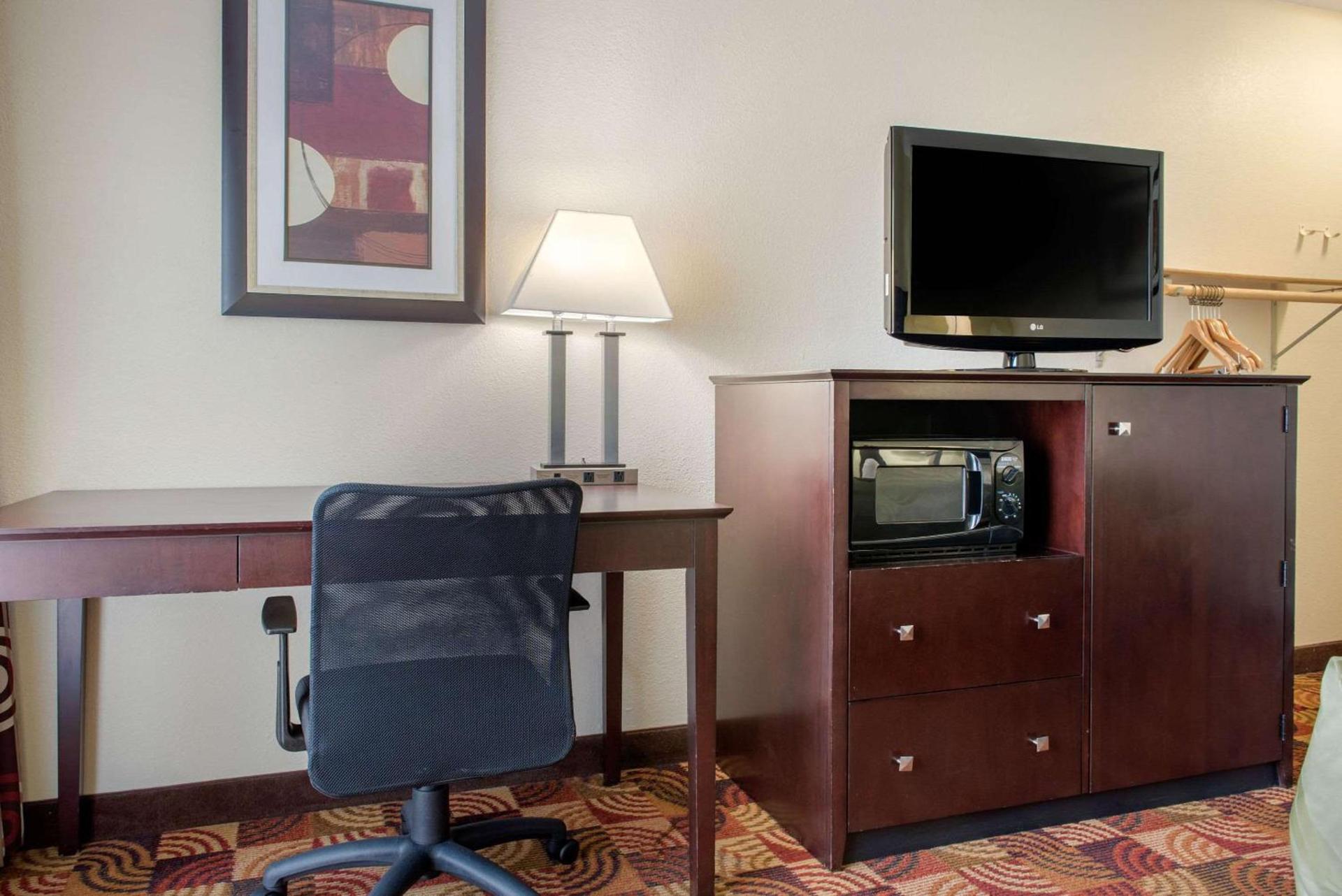 Quality Inn Bloomington Near University photo 13