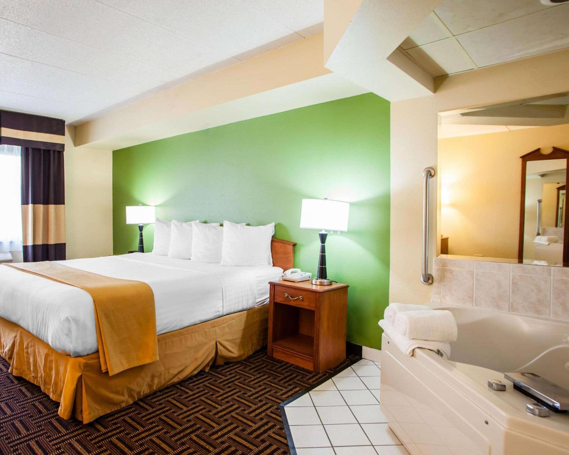 Quality Inn Bolingbrook I-55 photo 11