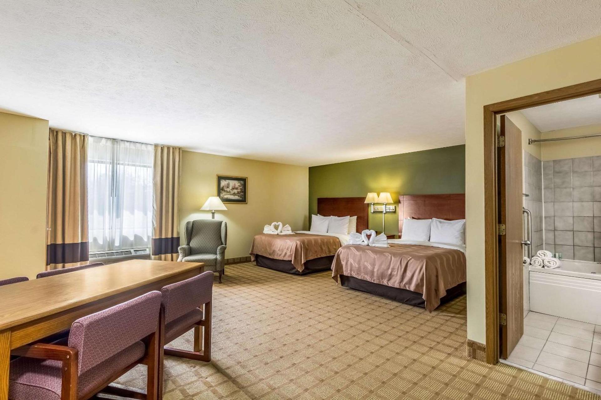 Quality Inn I-74 Batesville photo 14