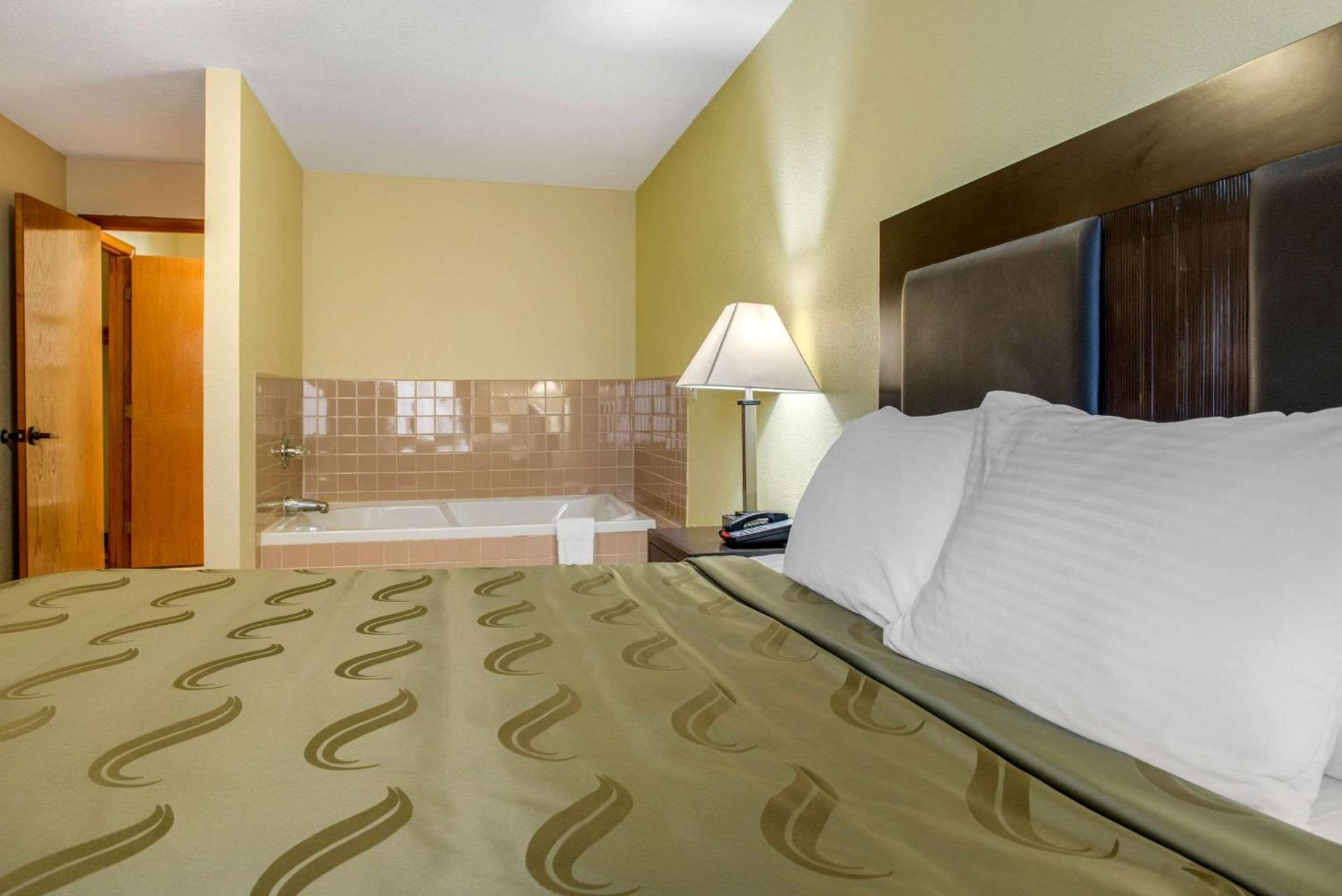 Quality Inn Bloomington Near University photo 29