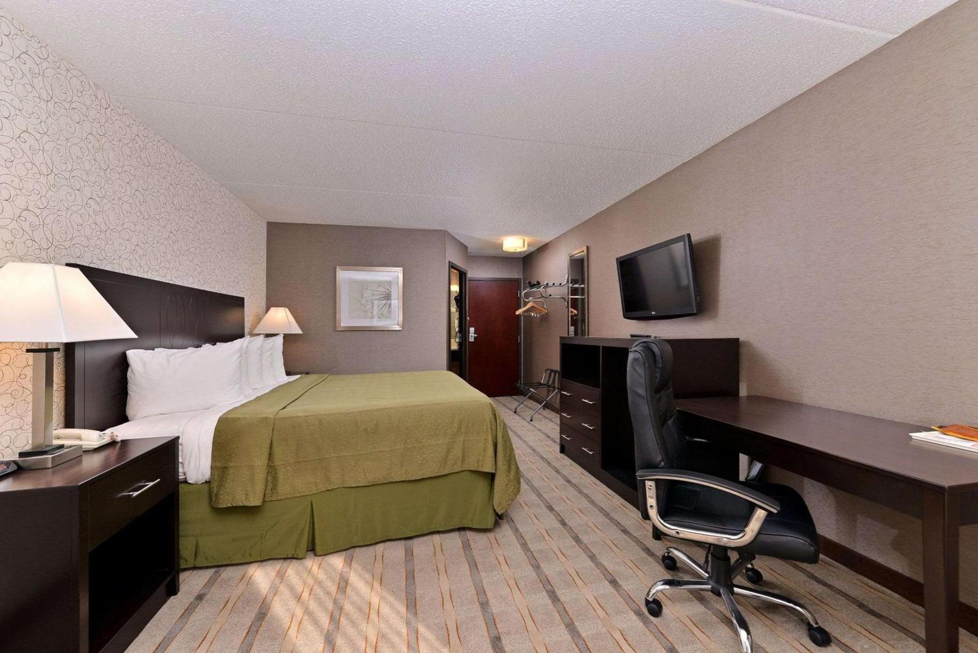 Quality Inn & Suites Matteson near I-57 photo 17