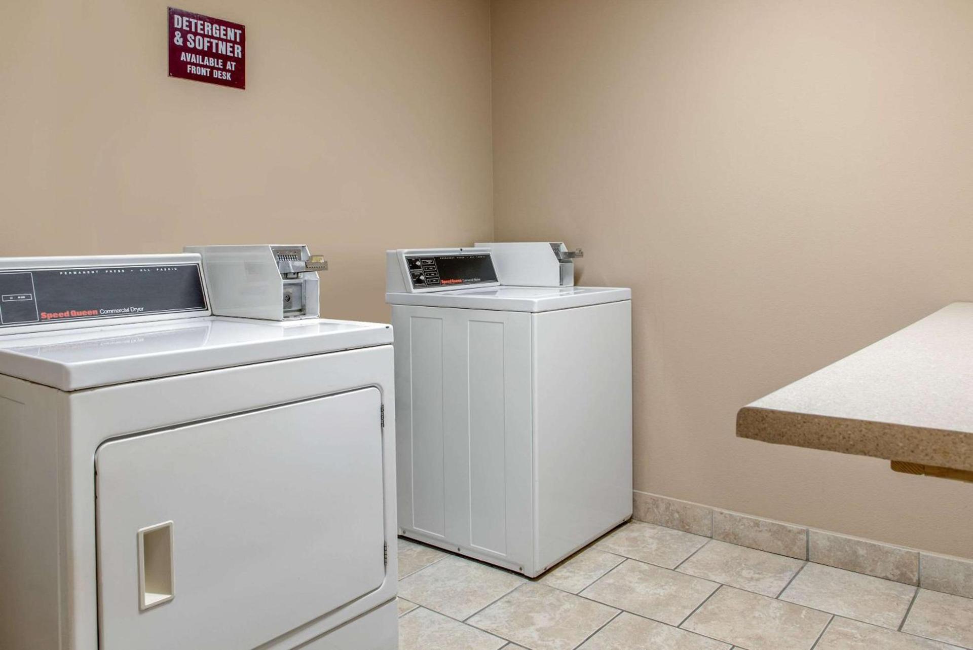 Quality Inn Bloomington Near University photo 42