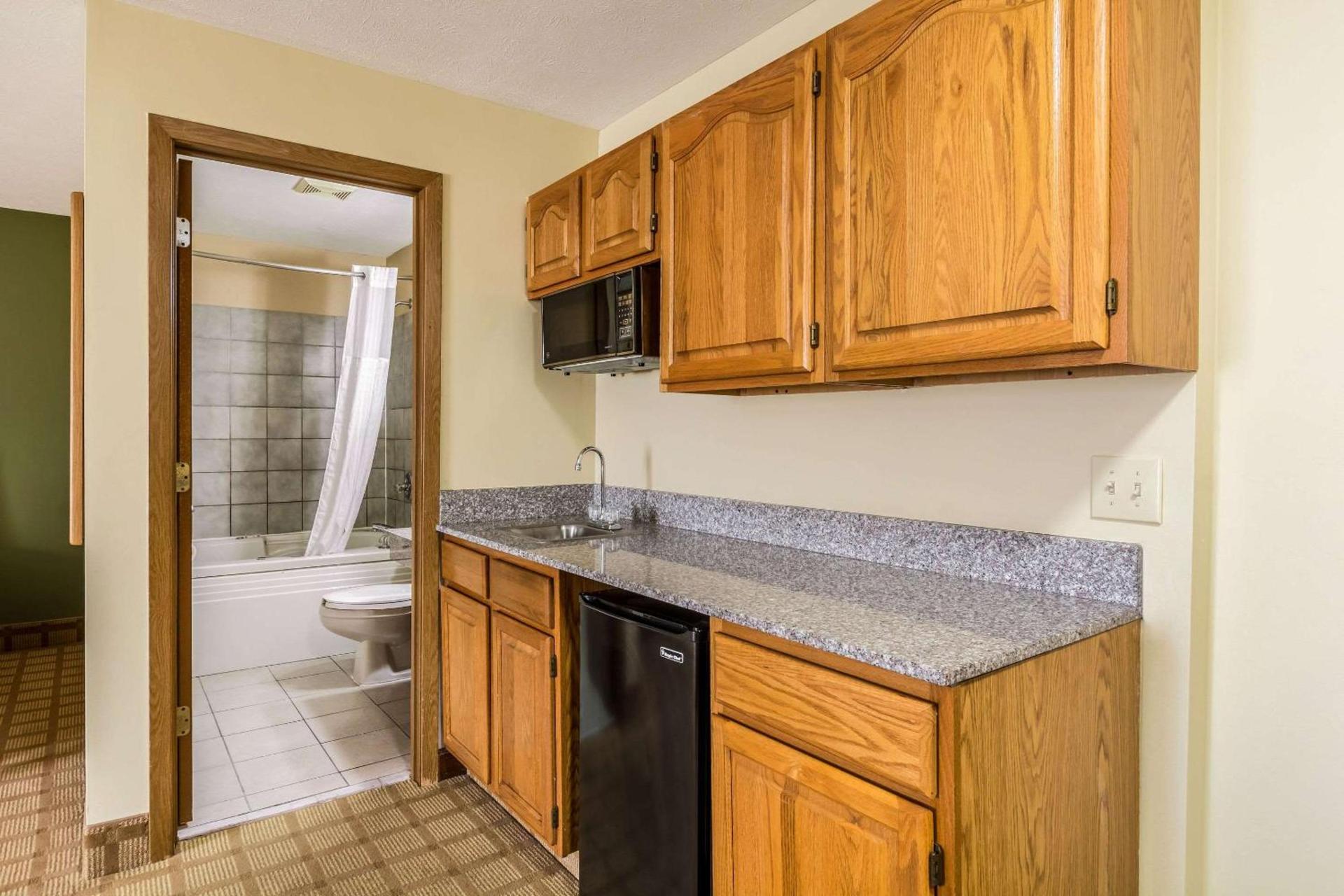 Quality Inn I-74 Batesville photo 15