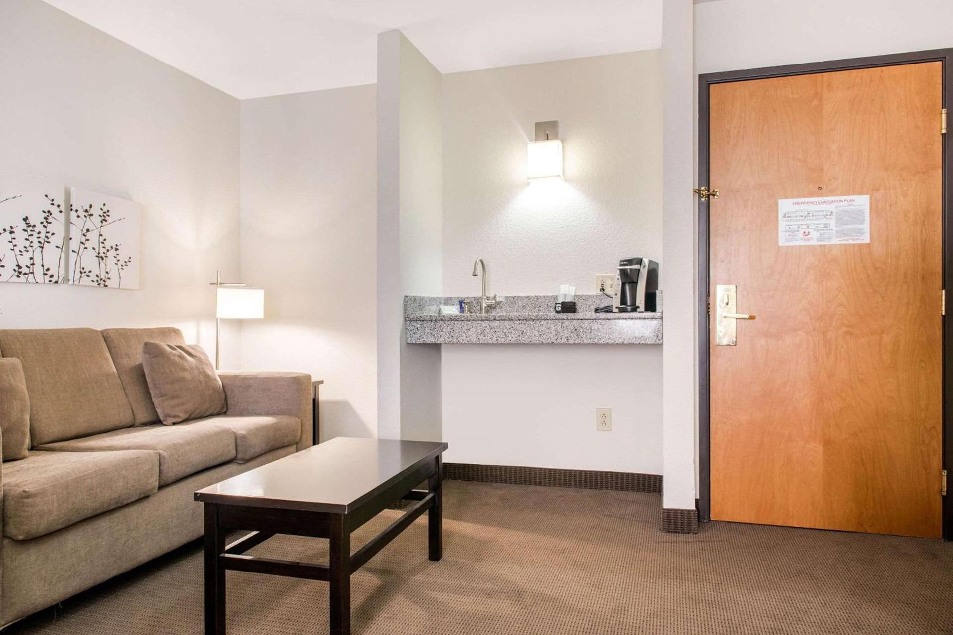 Sleep Inn & Suites Columbus South photo 23
