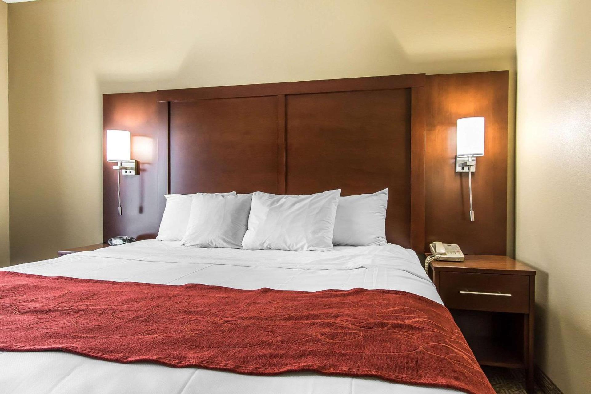 Comfort Suites Effingham Central photo 9
