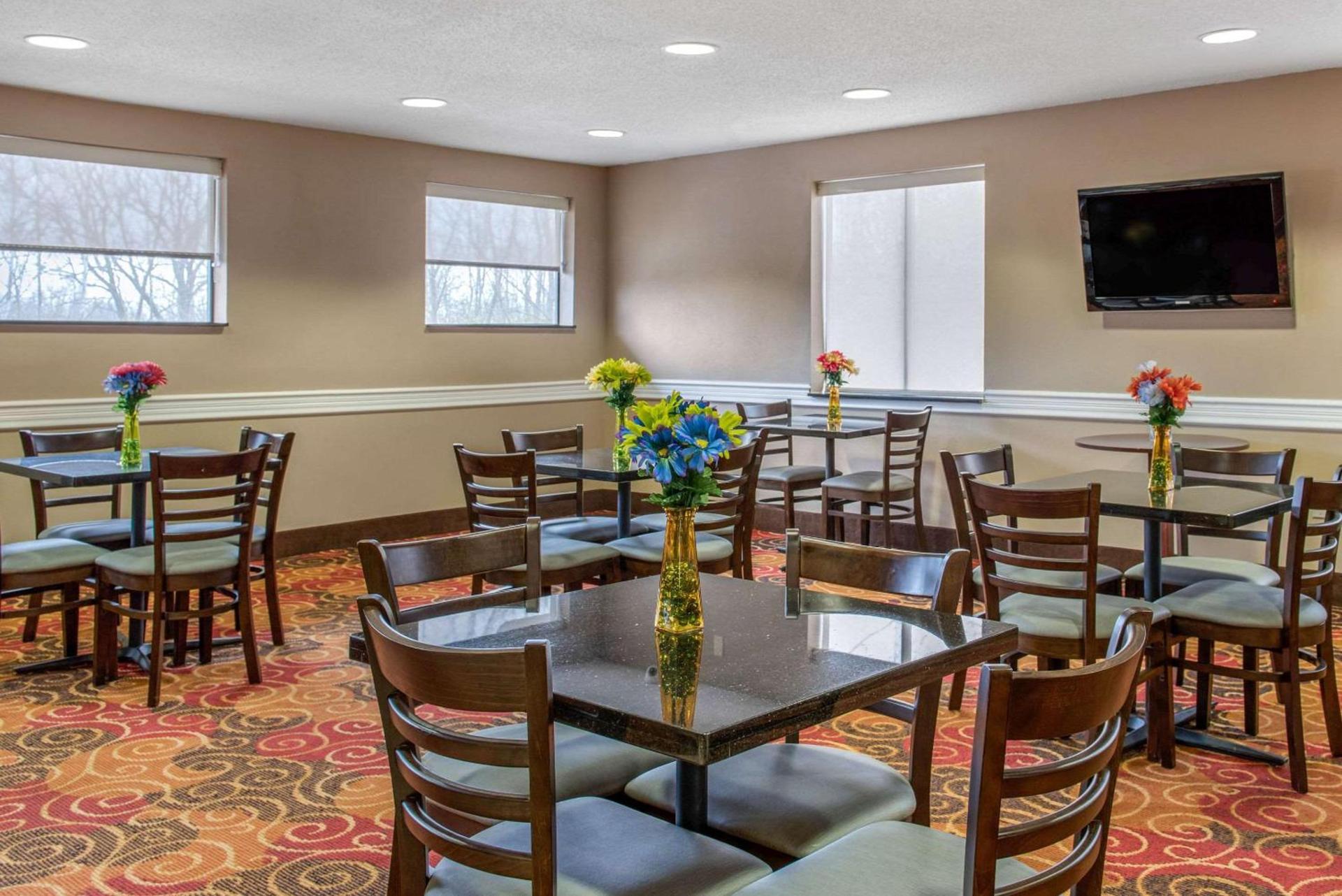 Quality Inn Bloomington Near University photo 40