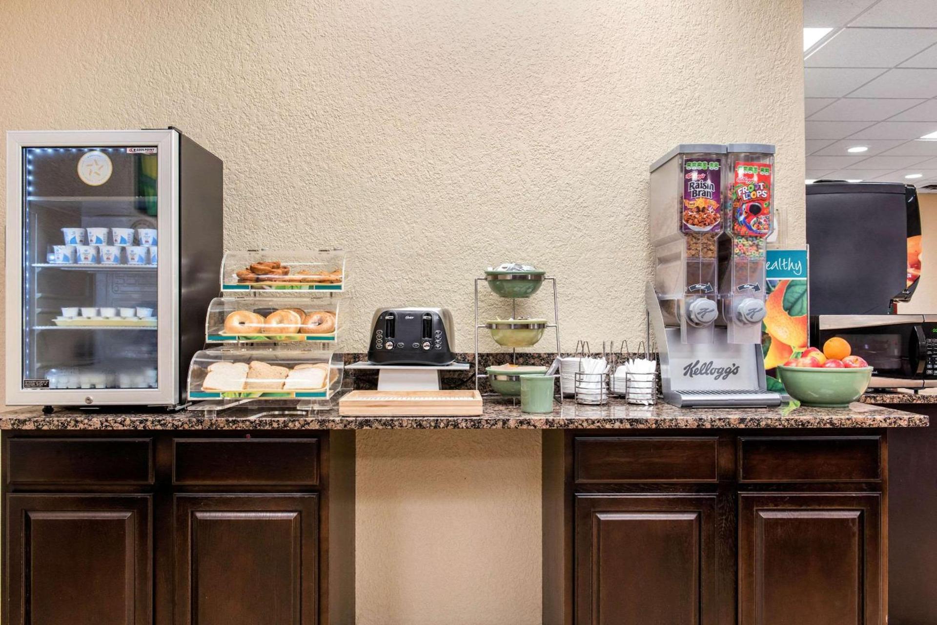 Quality Inn Huntingburg - Jasper photo 39