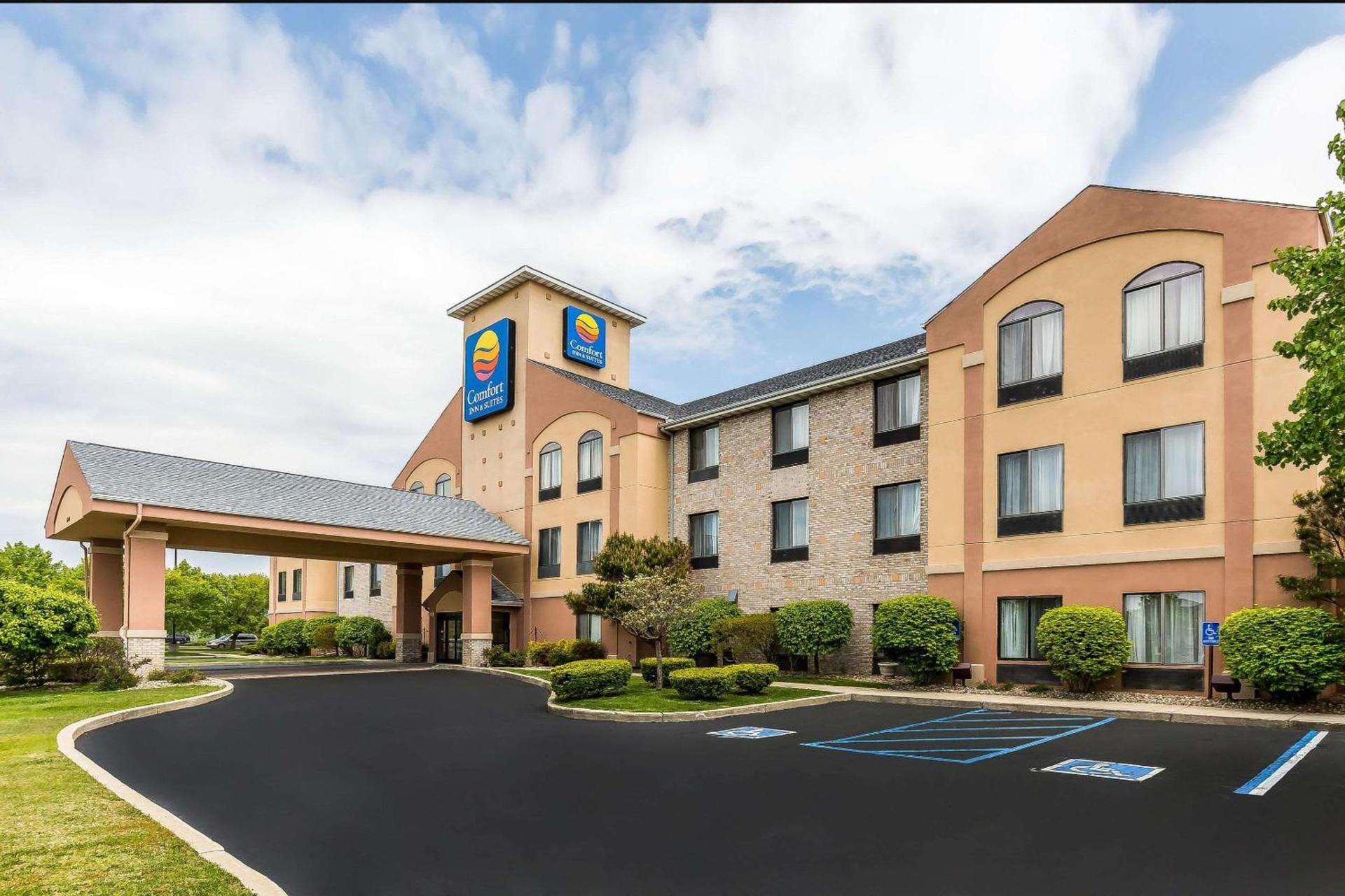 Comfort Inn & Suites Mishawaka-South Bend photo 2