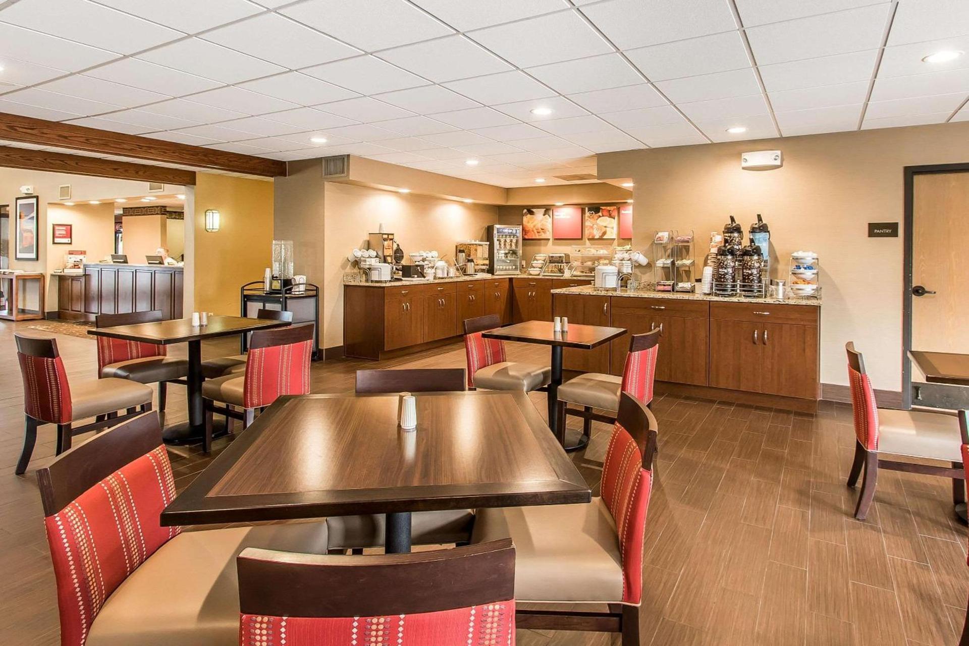 Comfort Suites Effingham Central photo 31