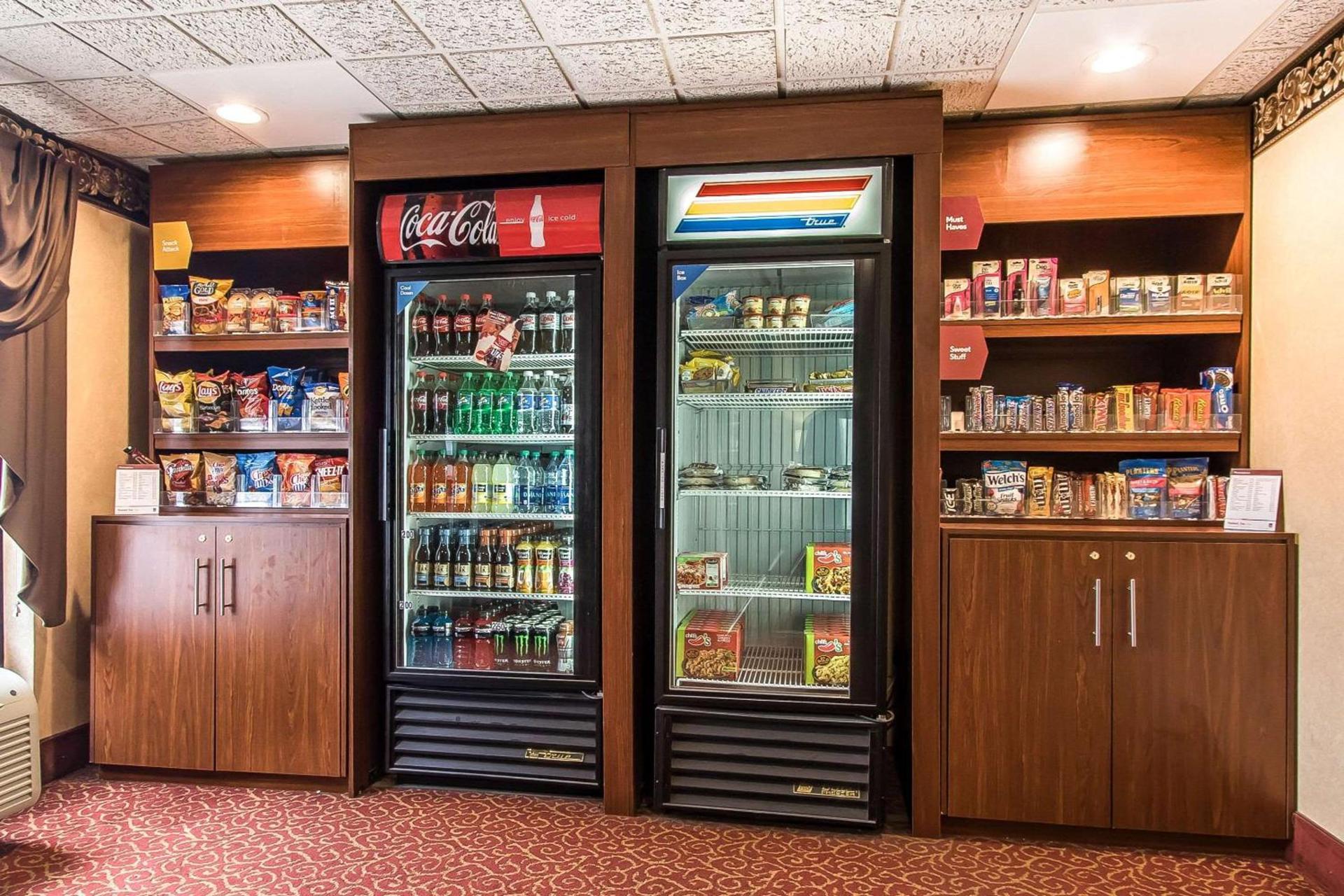 Comfort Suites Effingham Central photo 35