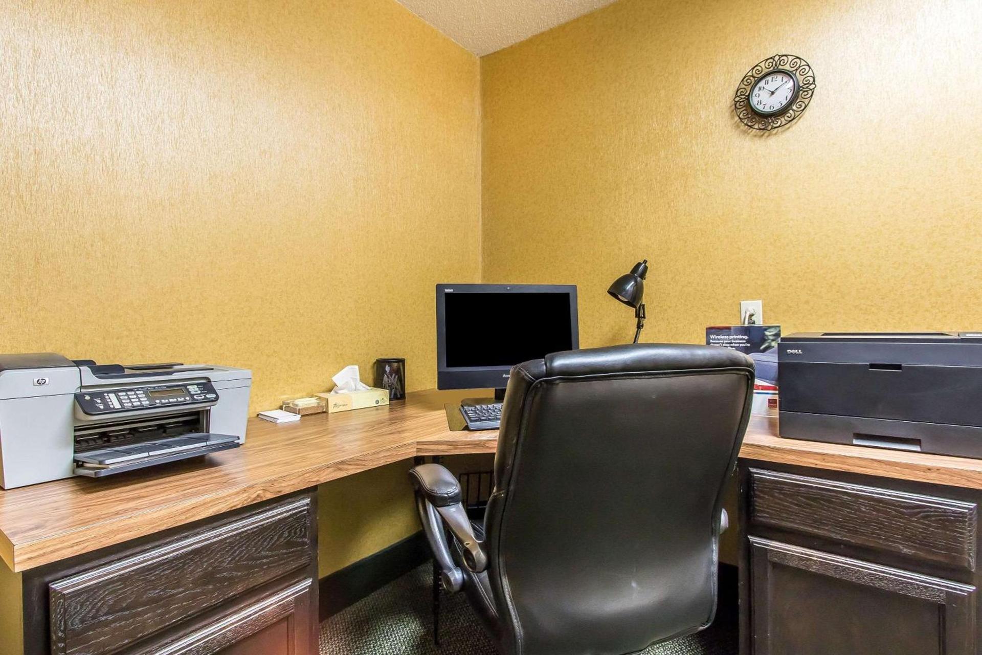 Comfort Suites Effingham Central photo 29