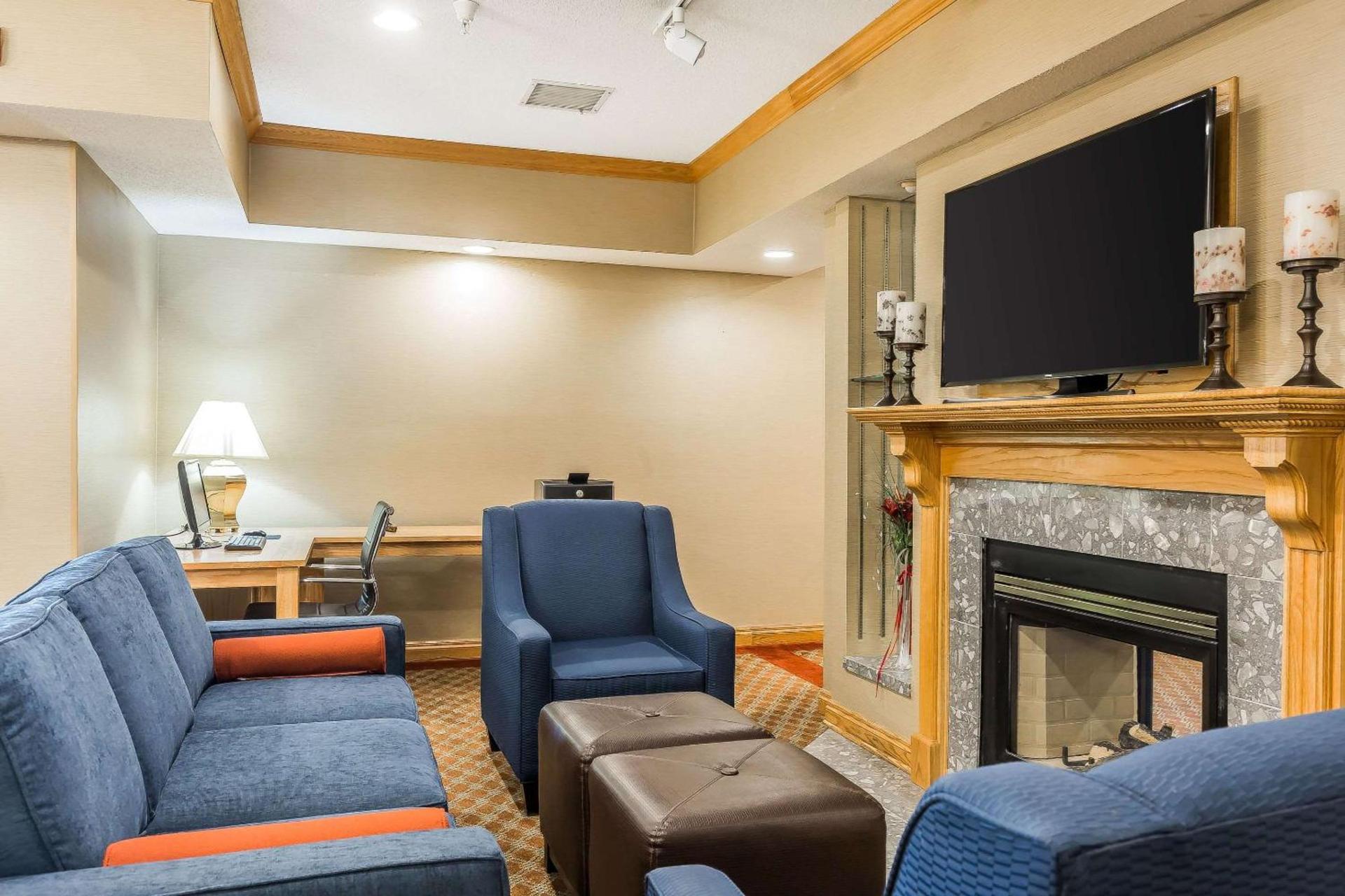 Comfort Inn & Suites Mishawaka-South Bend photo 5