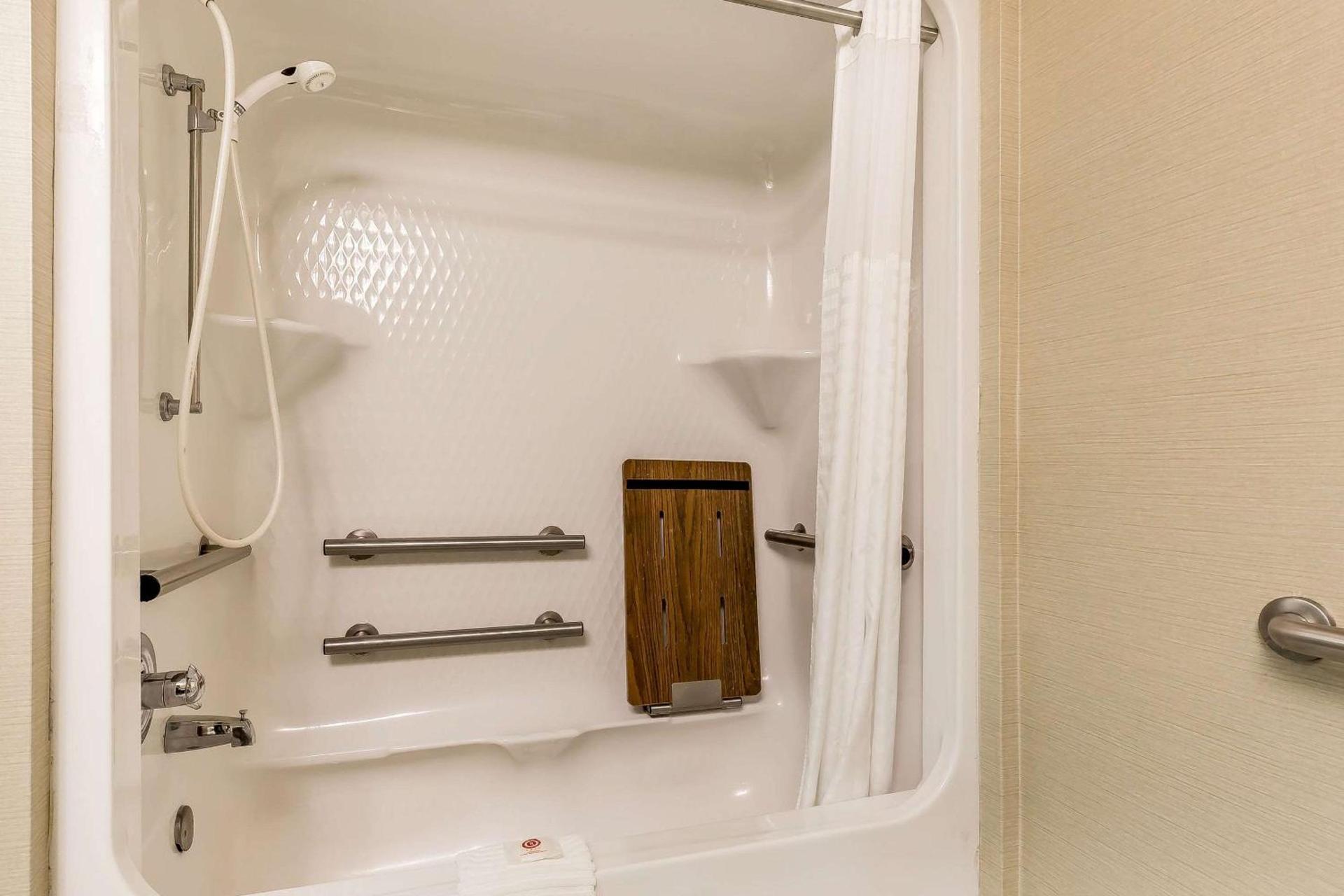 Comfort Inn & Suites Mishawaka-South Bend photo 21