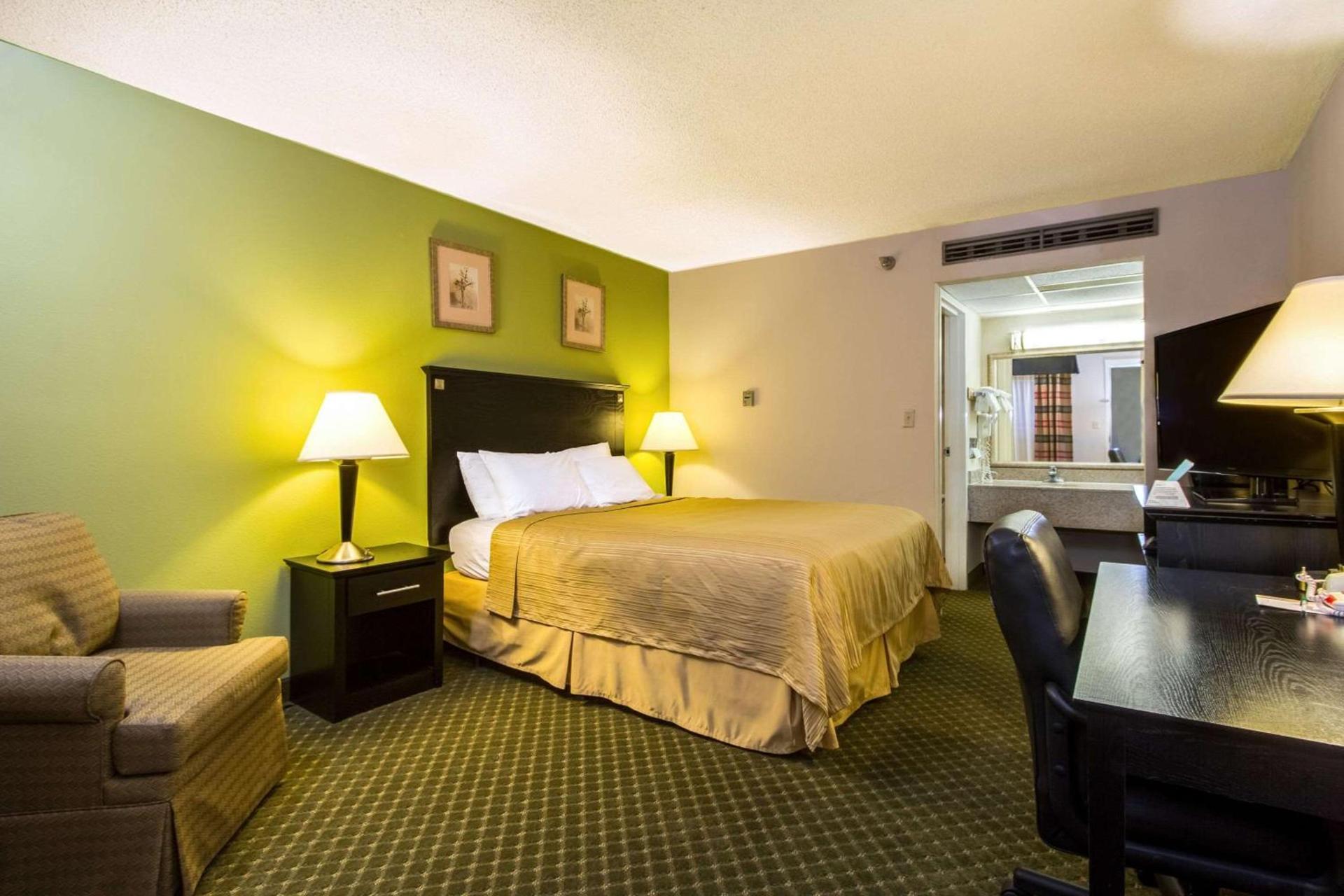 Quality Inn & Suites Moline Airport photo 18