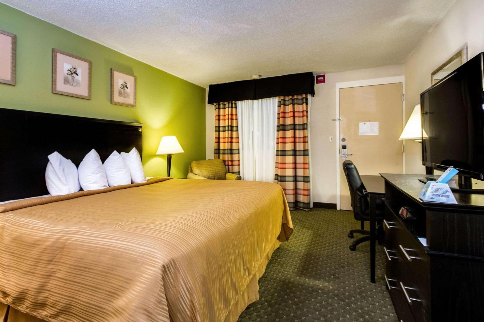 Quality Inn & Suites Moline Airport photo 19