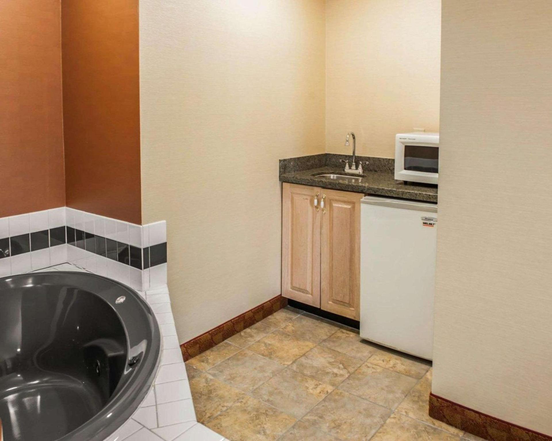 Quality Inn Franklin I-65 photo 24