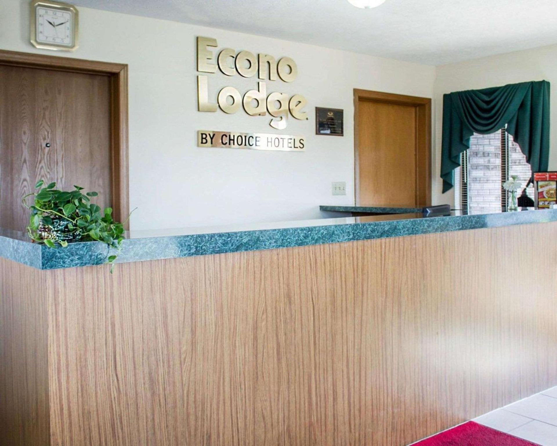 Econo Lodge Elkhart North photo 5