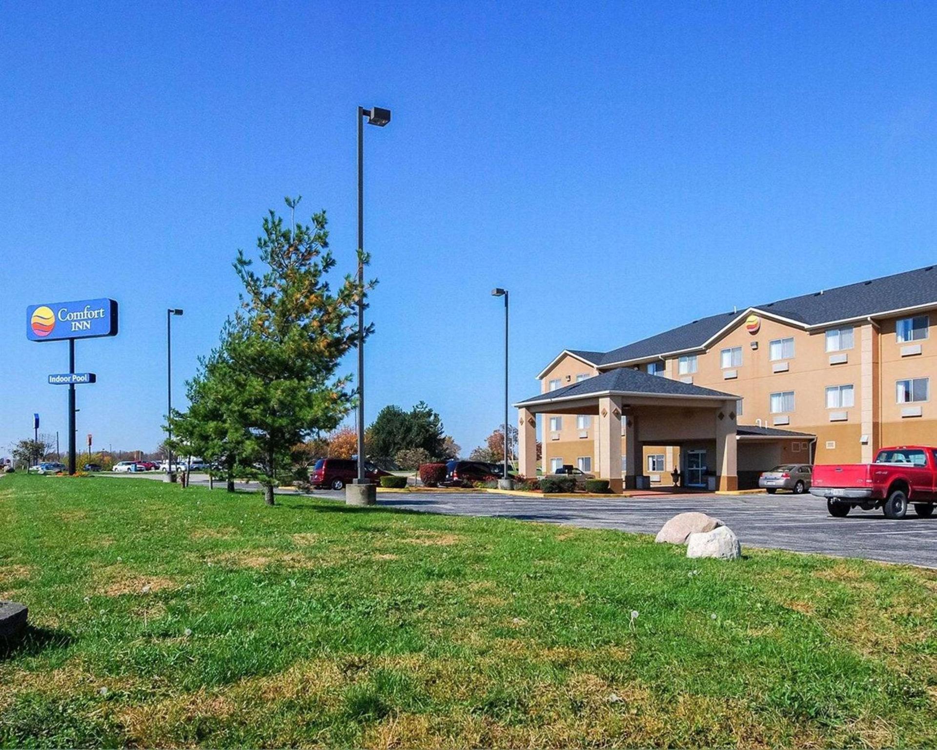 Comfort Inn & Suites North Greenfield photo 2