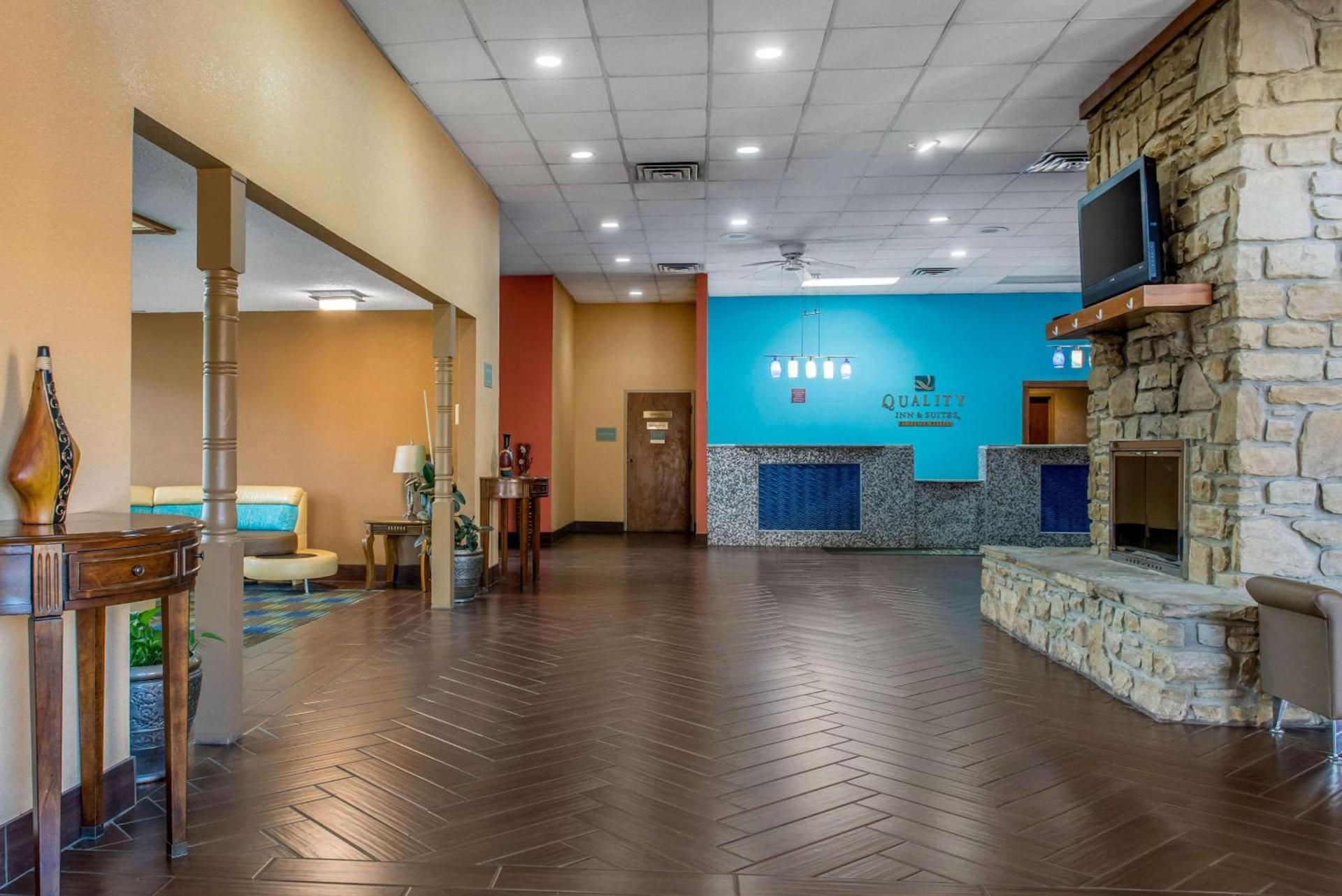 Quality Inn & Suites Bedford West photo 5
