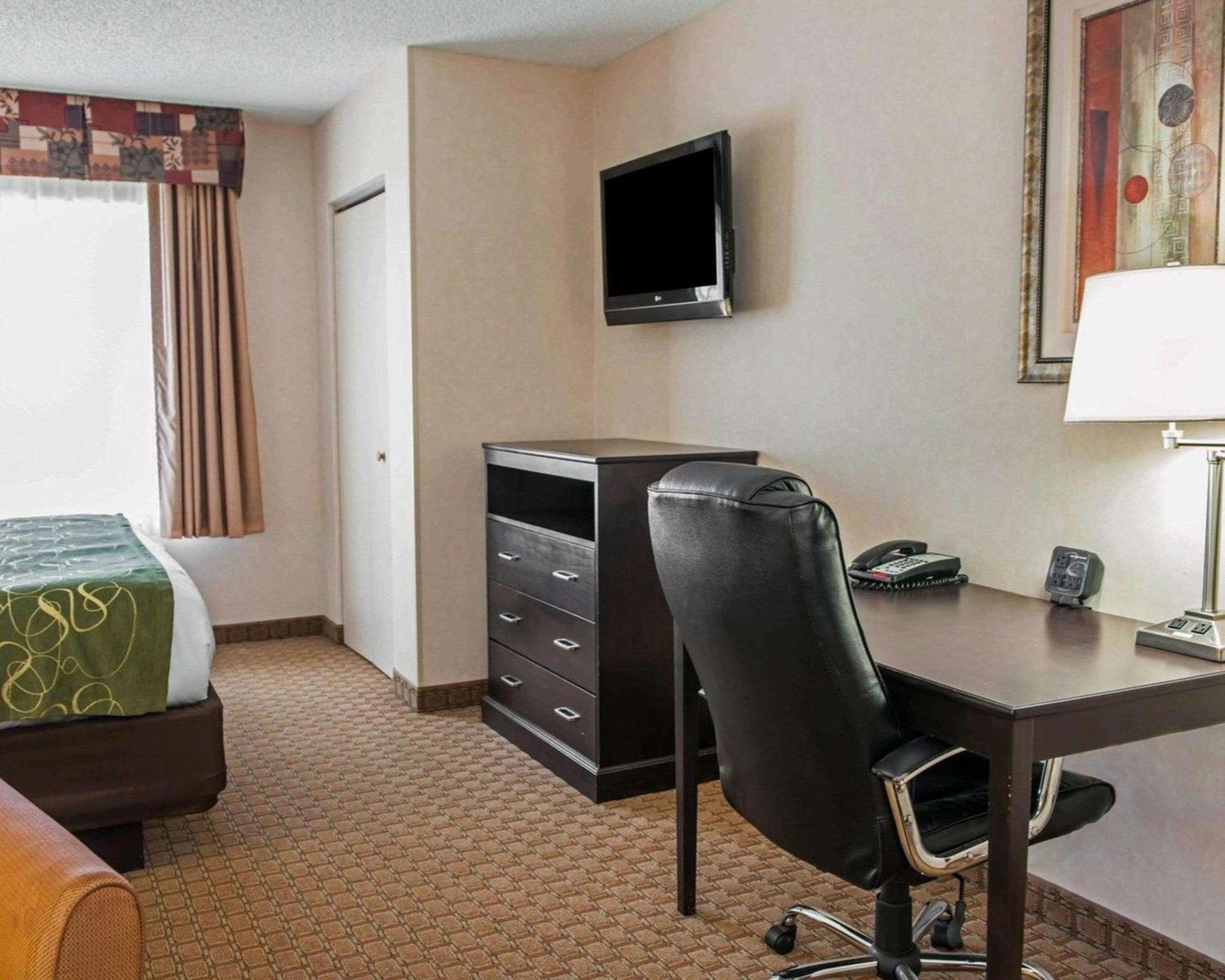 Comfort Suites Southport photo 30