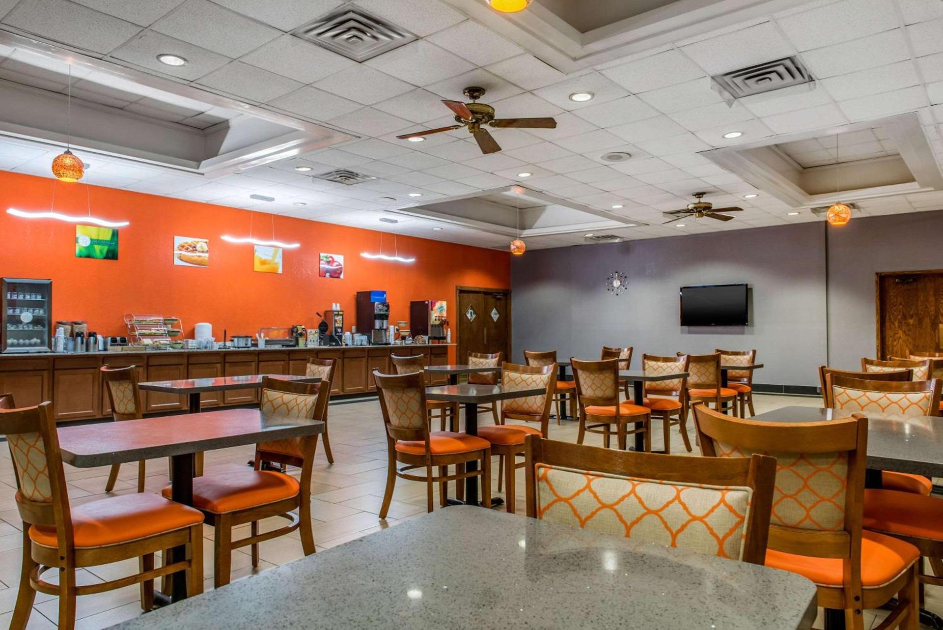 Quality Inn & Suites Bedford West photo 13