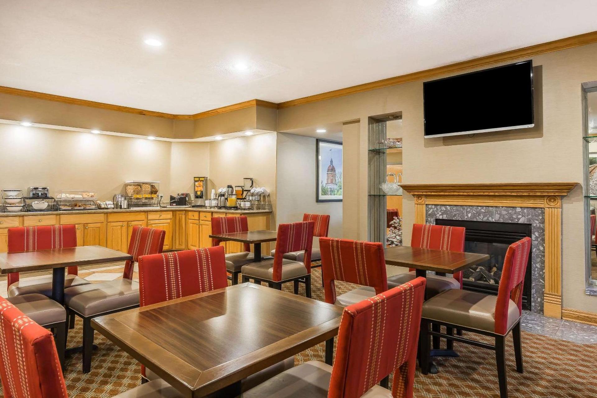 Comfort Inn & Suites Mishawaka-South Bend photo 40
