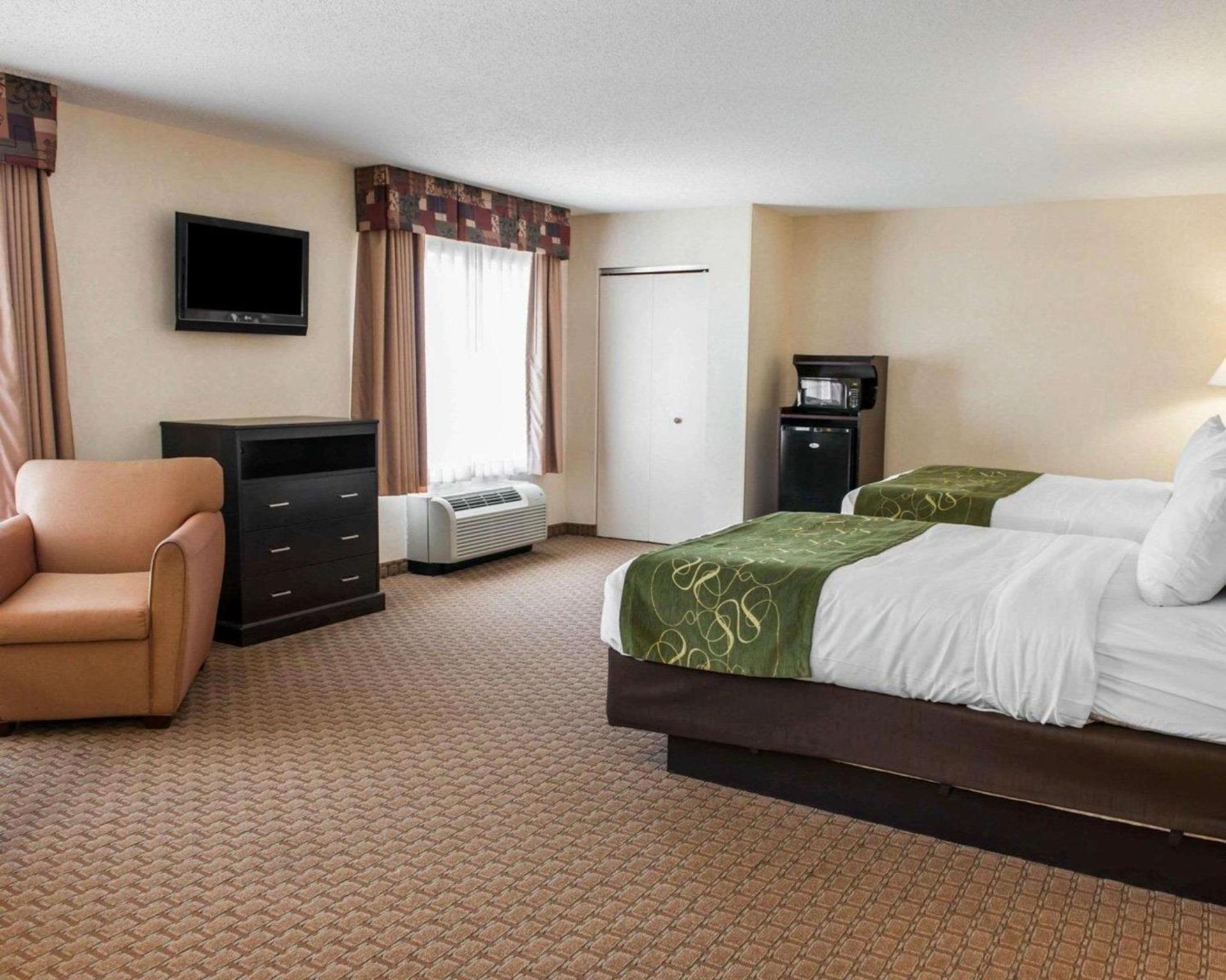 Comfort Suites Southport photo 28