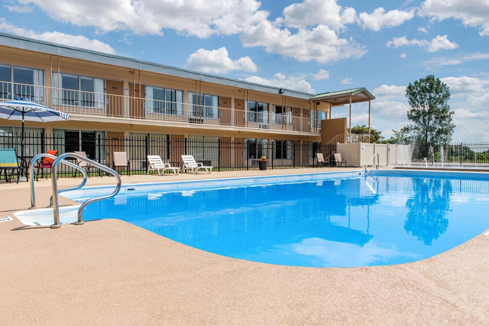 Quality Inn Huntingburg - Jasper photo 32