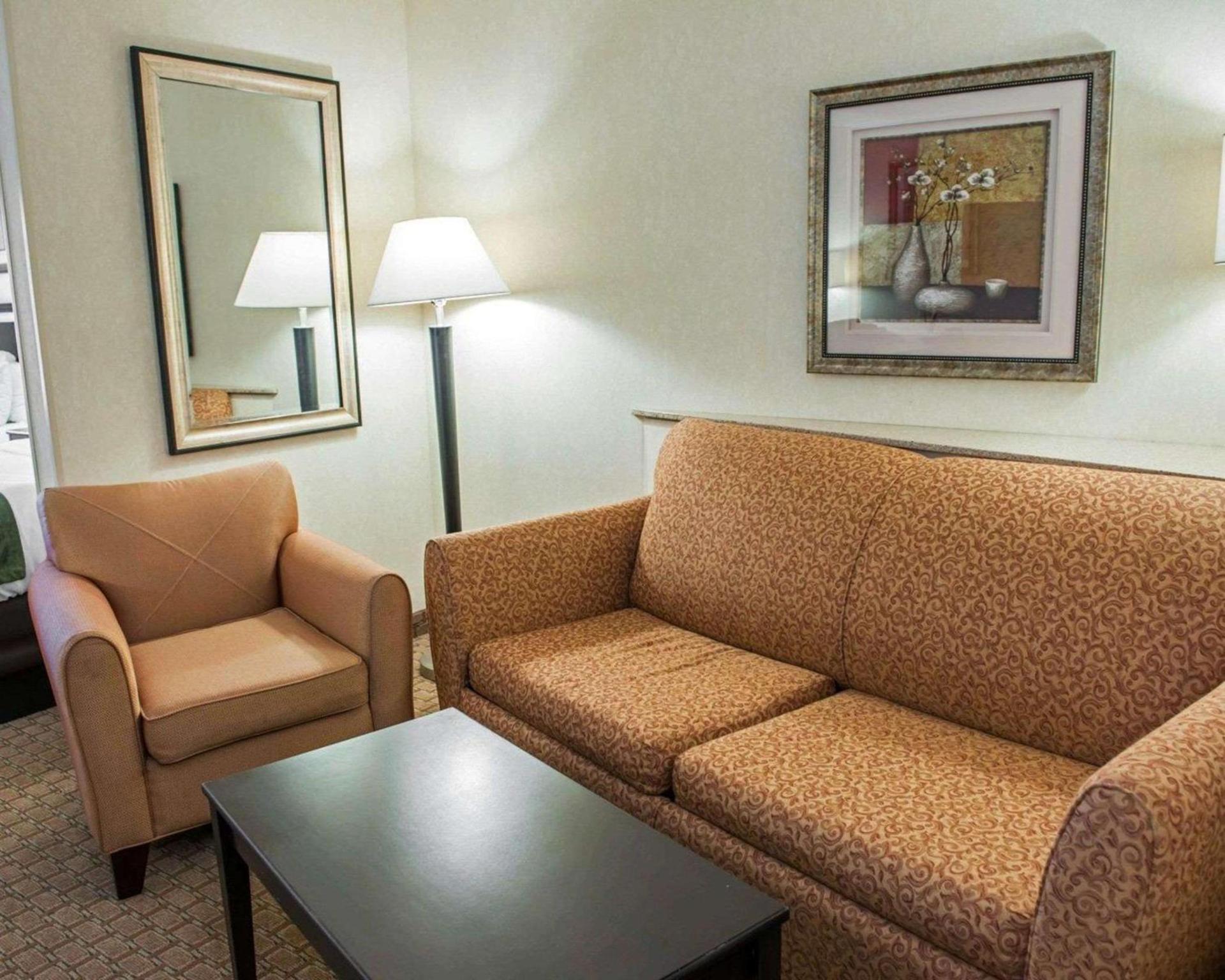 Comfort Suites Southport photo 20