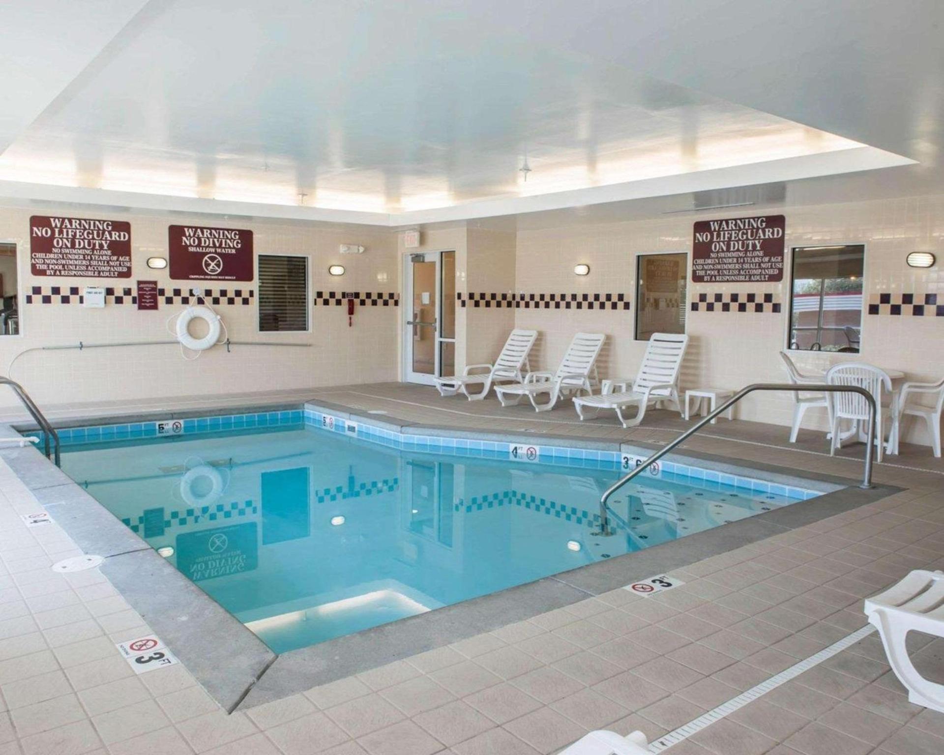 Comfort Suites Southport photo 33