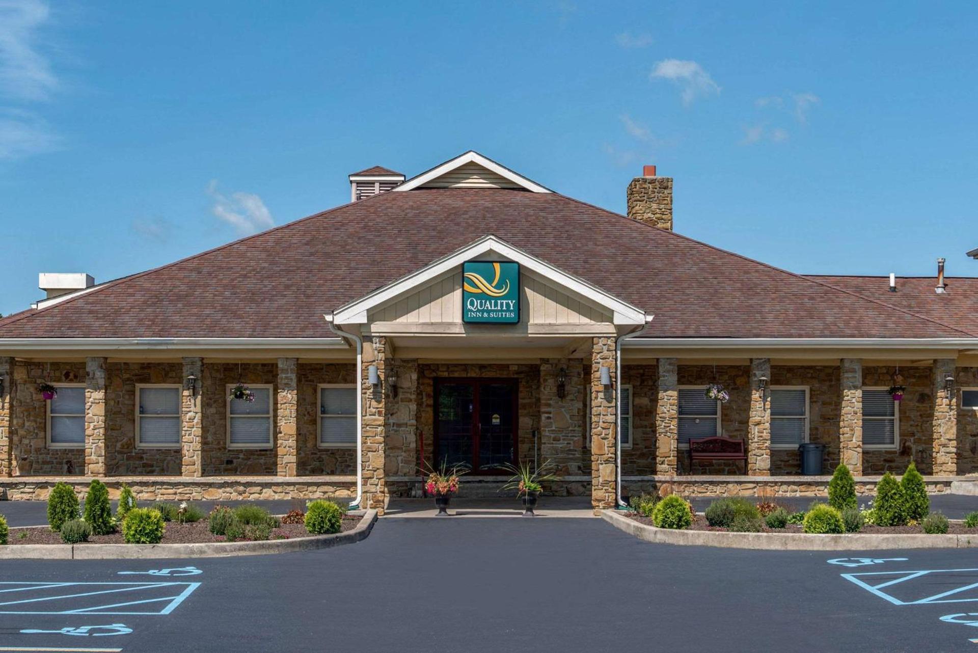 Quality Inn & Suites Bedford West photo 2