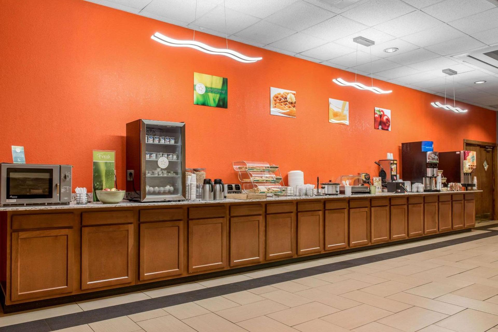 Quality Inn & Suites Bedford West photo 12