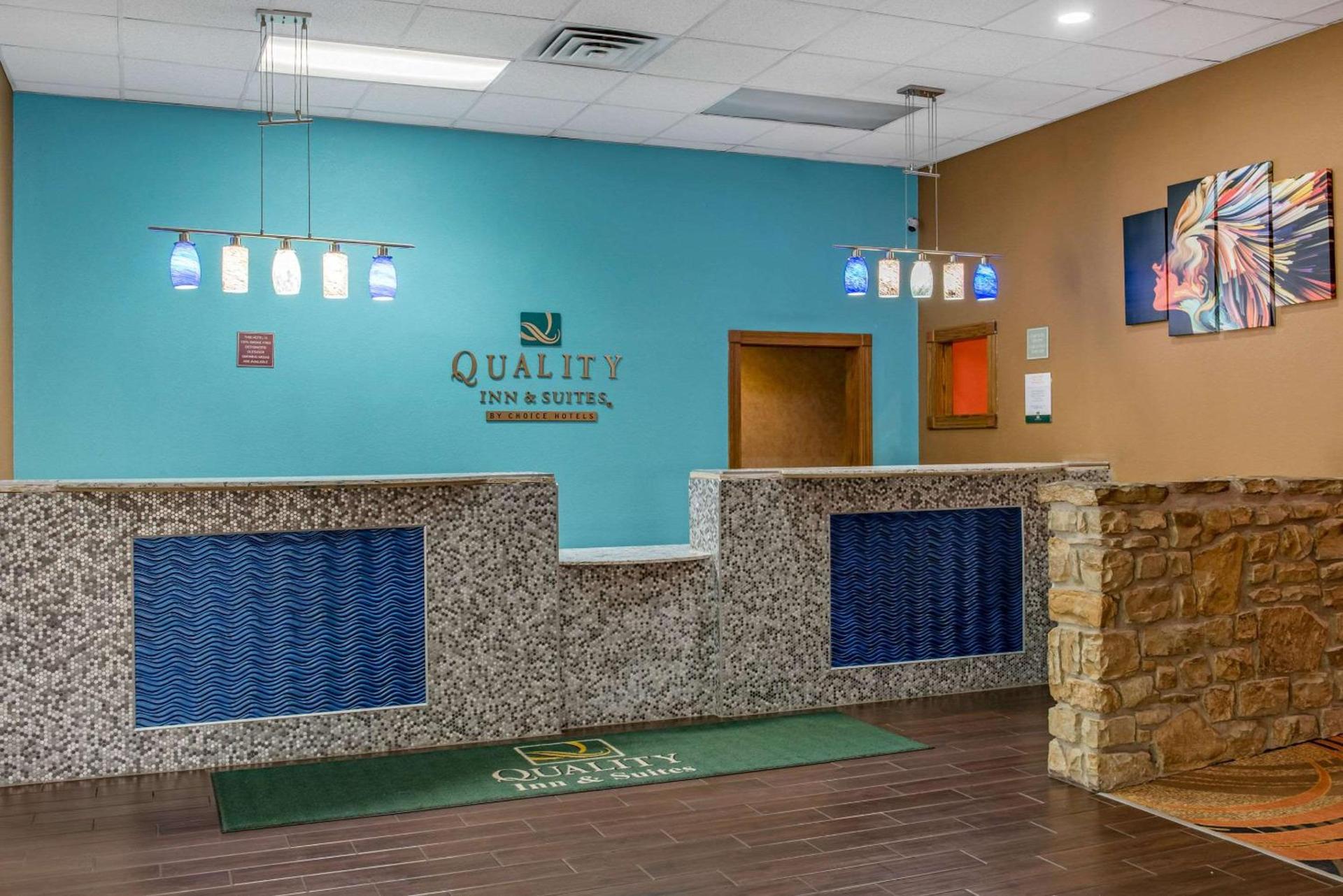 Quality Inn & Suites Bedford West photo 3