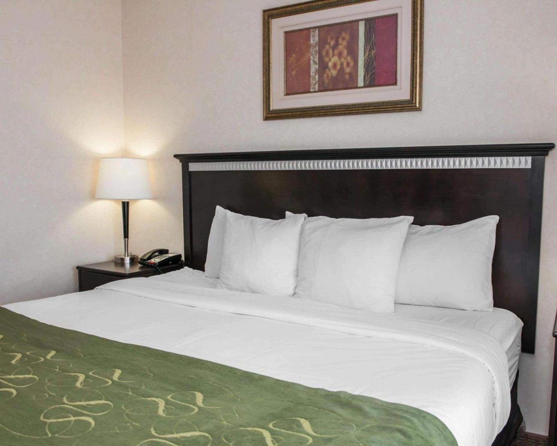 Comfort Suites Southport photo 32
