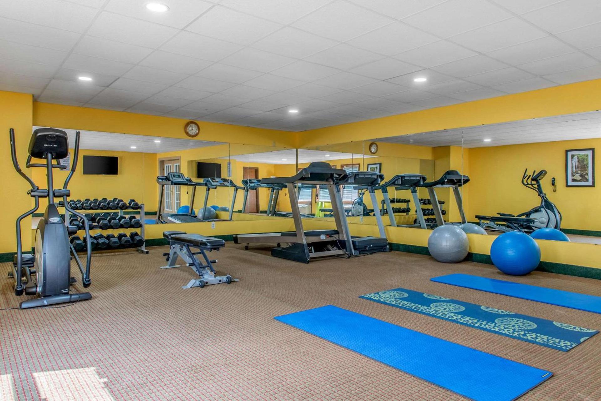 Quality Inn & Suites Bedford West photo 8