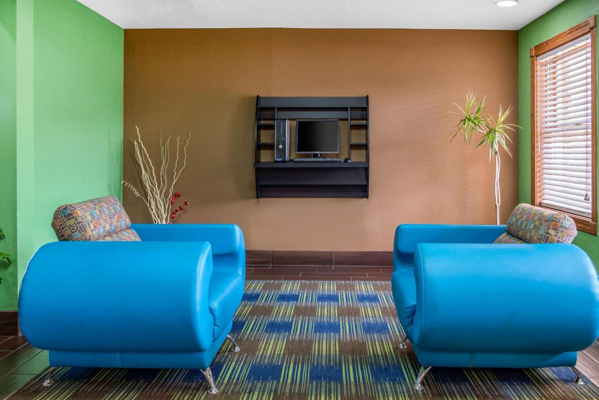 Quality Inn & Suites Bedford West photo 9