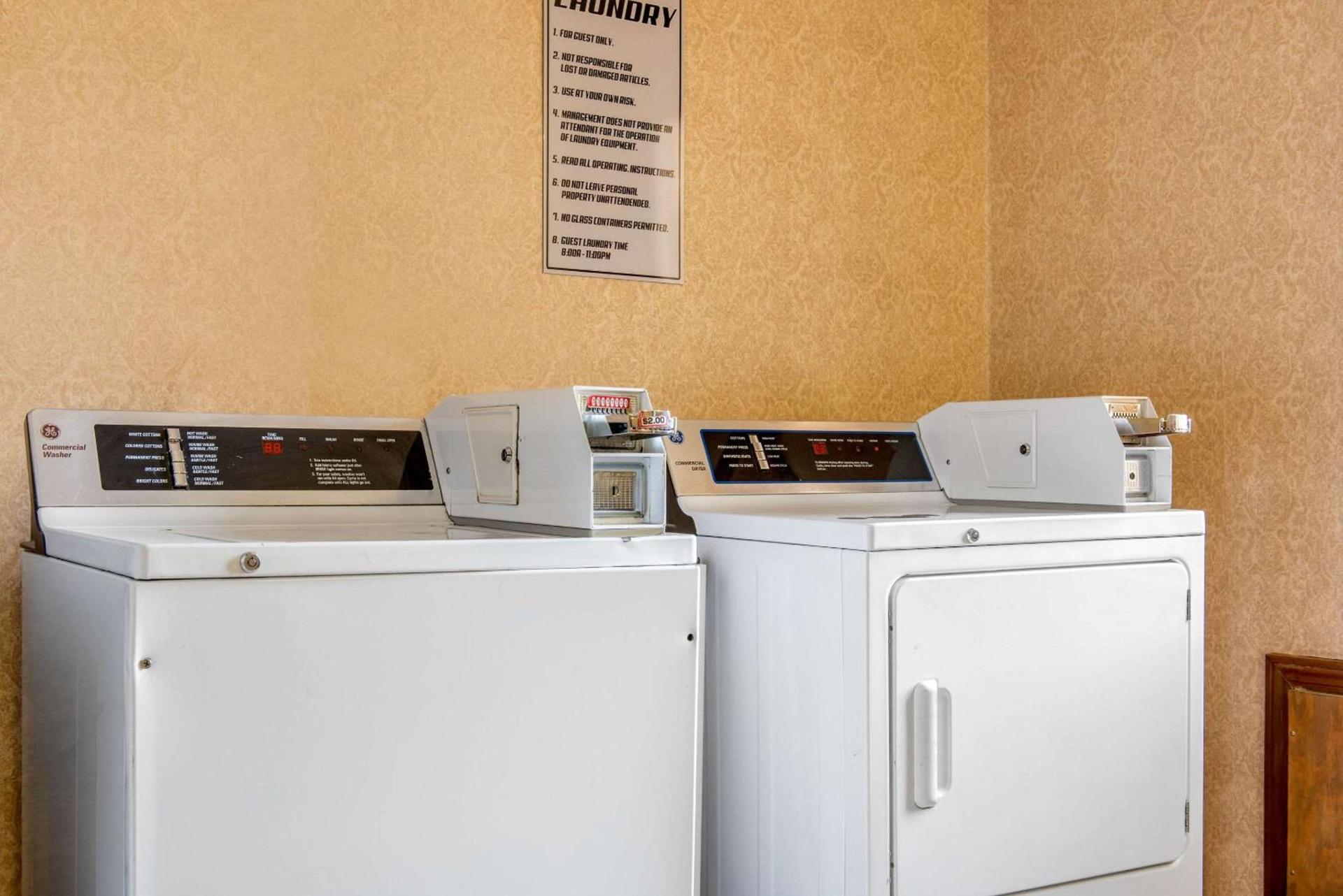 Quality Inn & Suites Bedford West photo 14