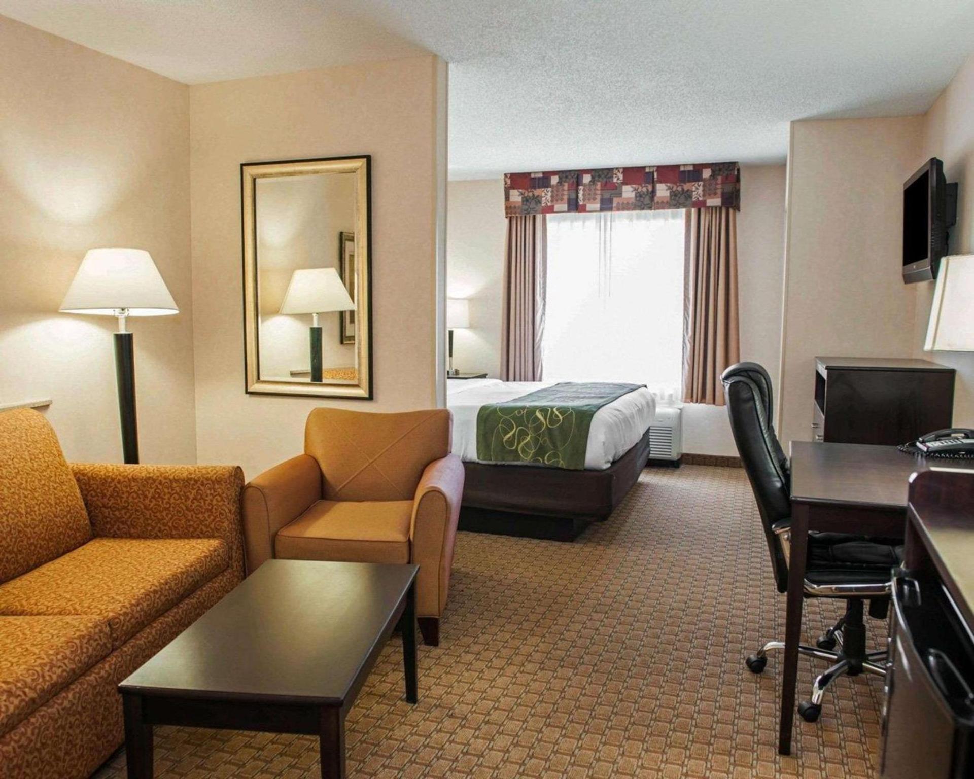 Comfort Suites Southport photo 29