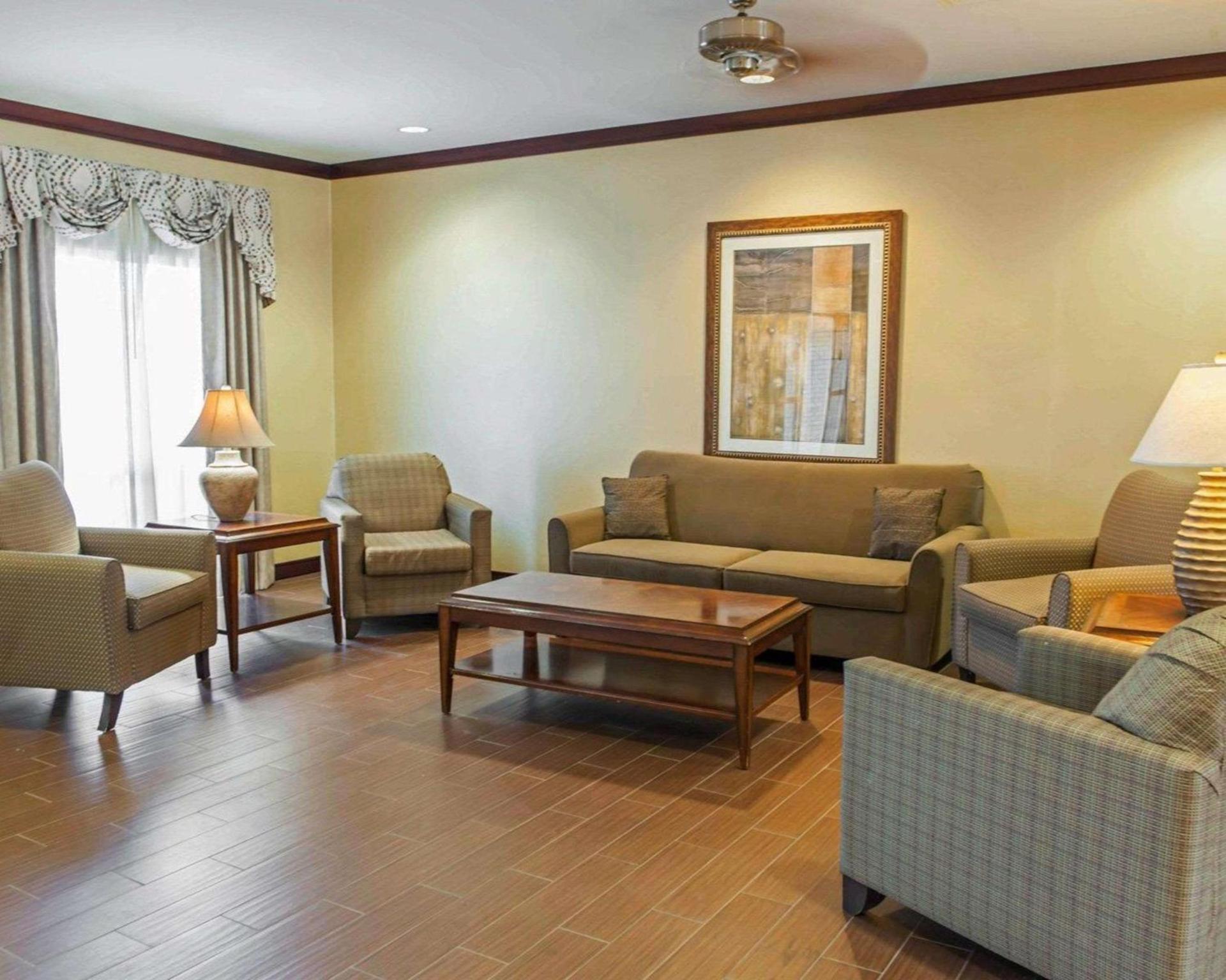 Comfort Suites Southport photo 9