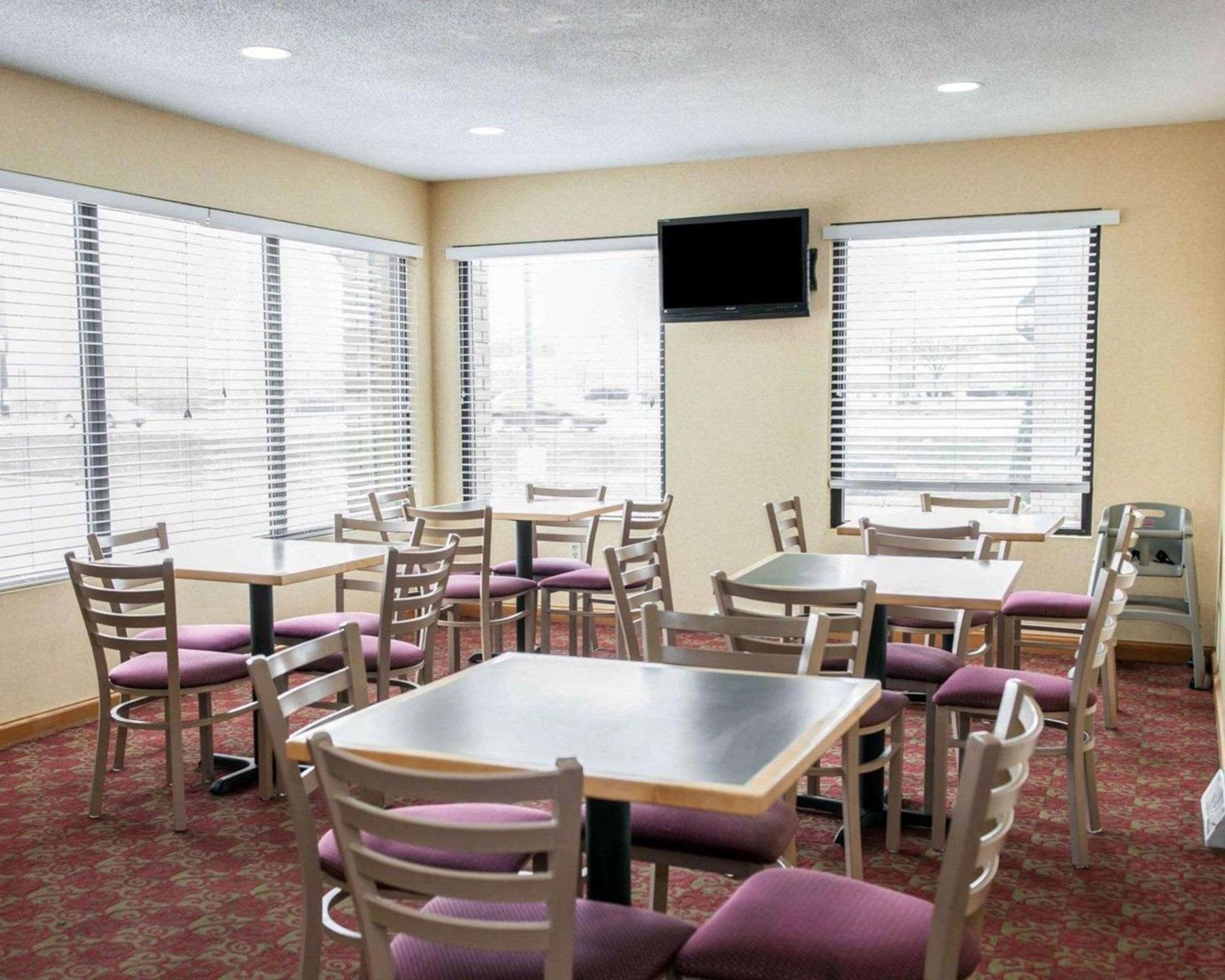 Quality Inn & Suites Indianapolis Northwest photo 3