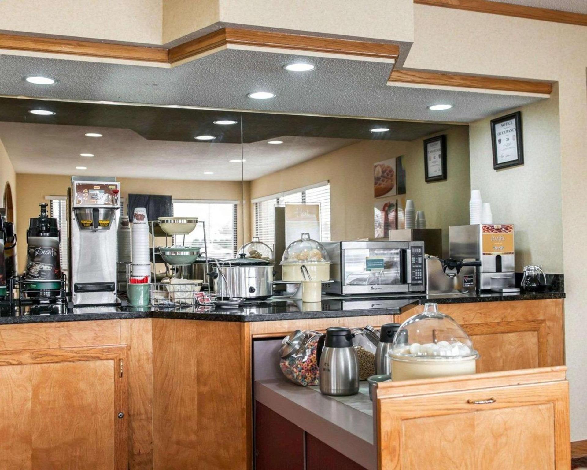Quality Inn & Suites Indianapolis Northwest photo 8