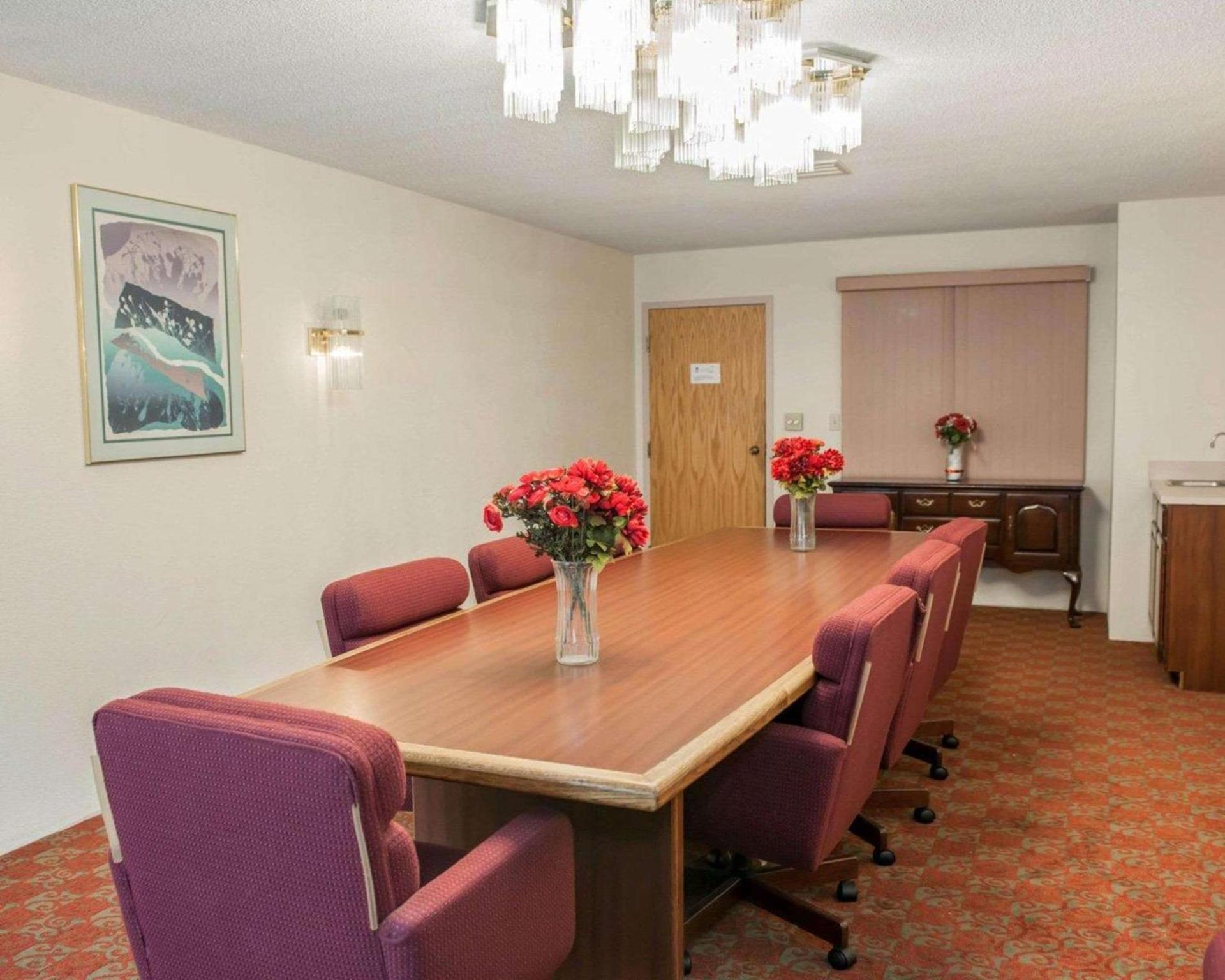 Quality Inn & Suites Indianapolis Northwest photo 13