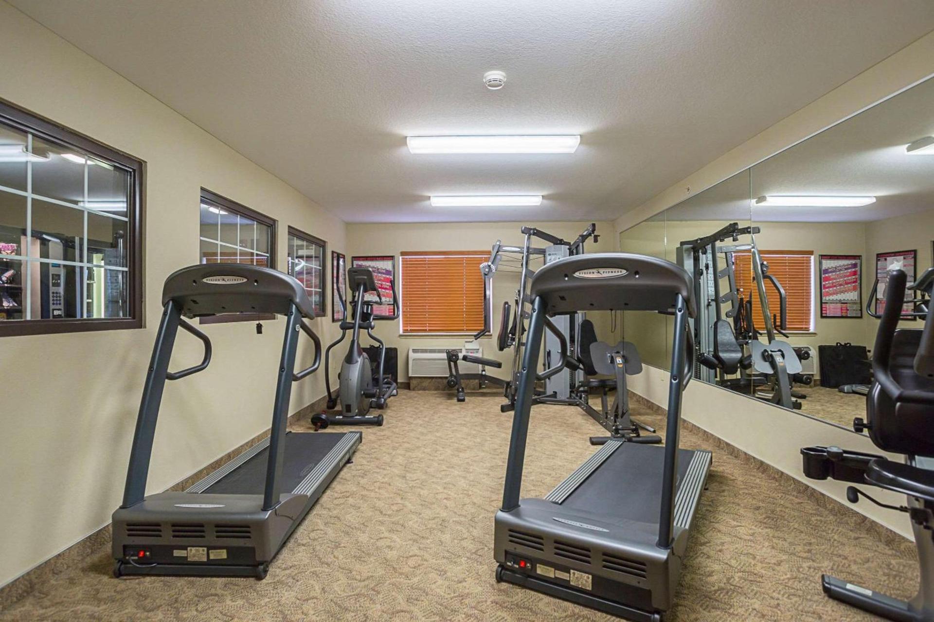 Birch Hill Suites Clarksville-Louisville North photo 18