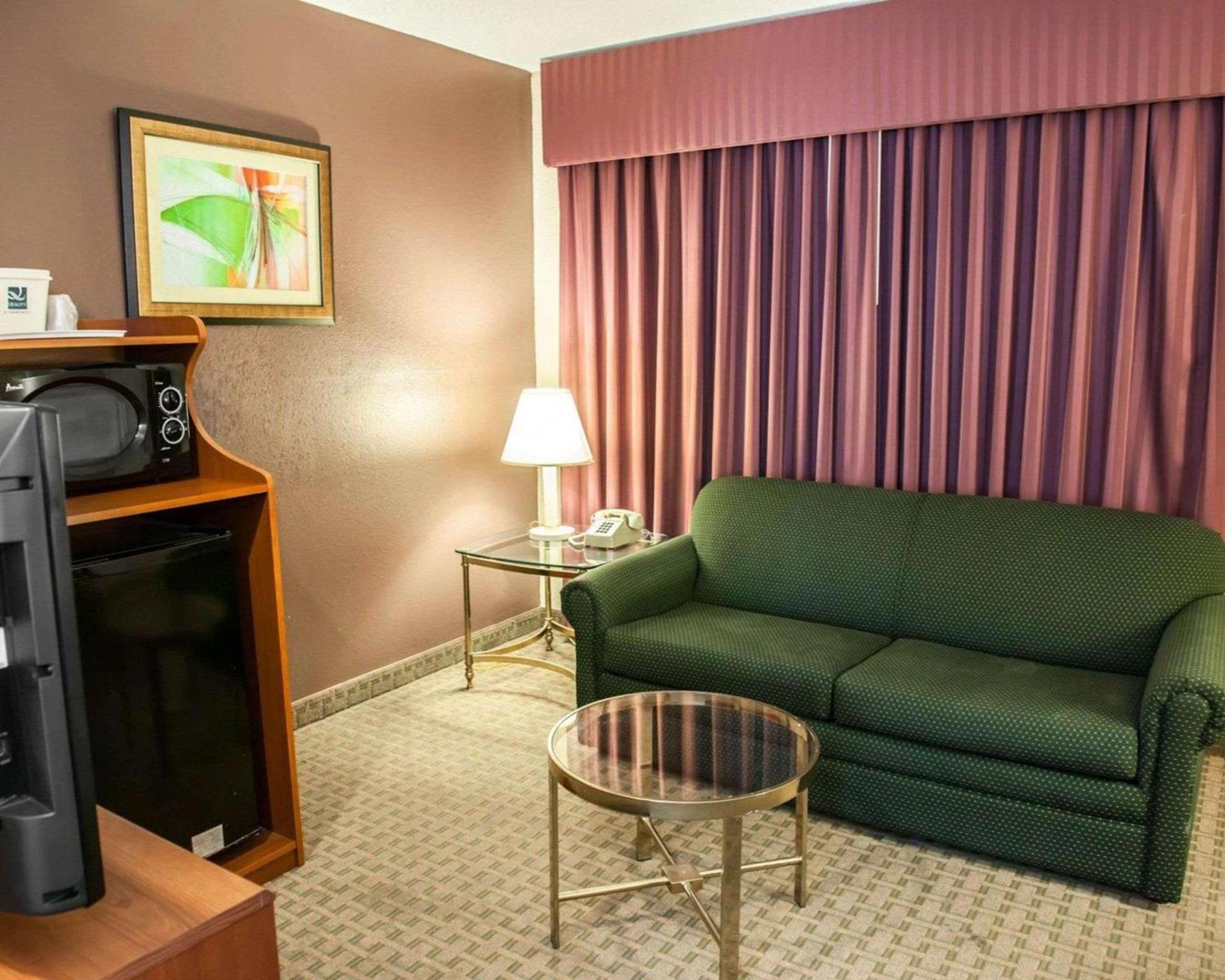 Quality Inn & Suites Indianapolis Northwest photo 16