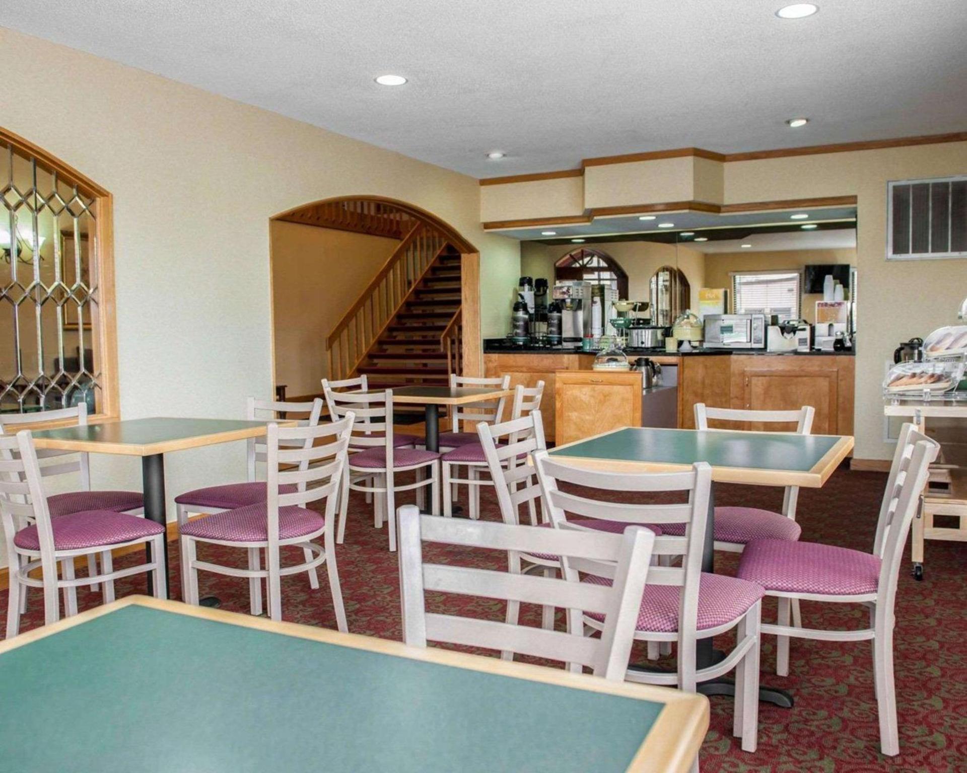 Quality Inn & Suites Indianapolis Northwest photo 18