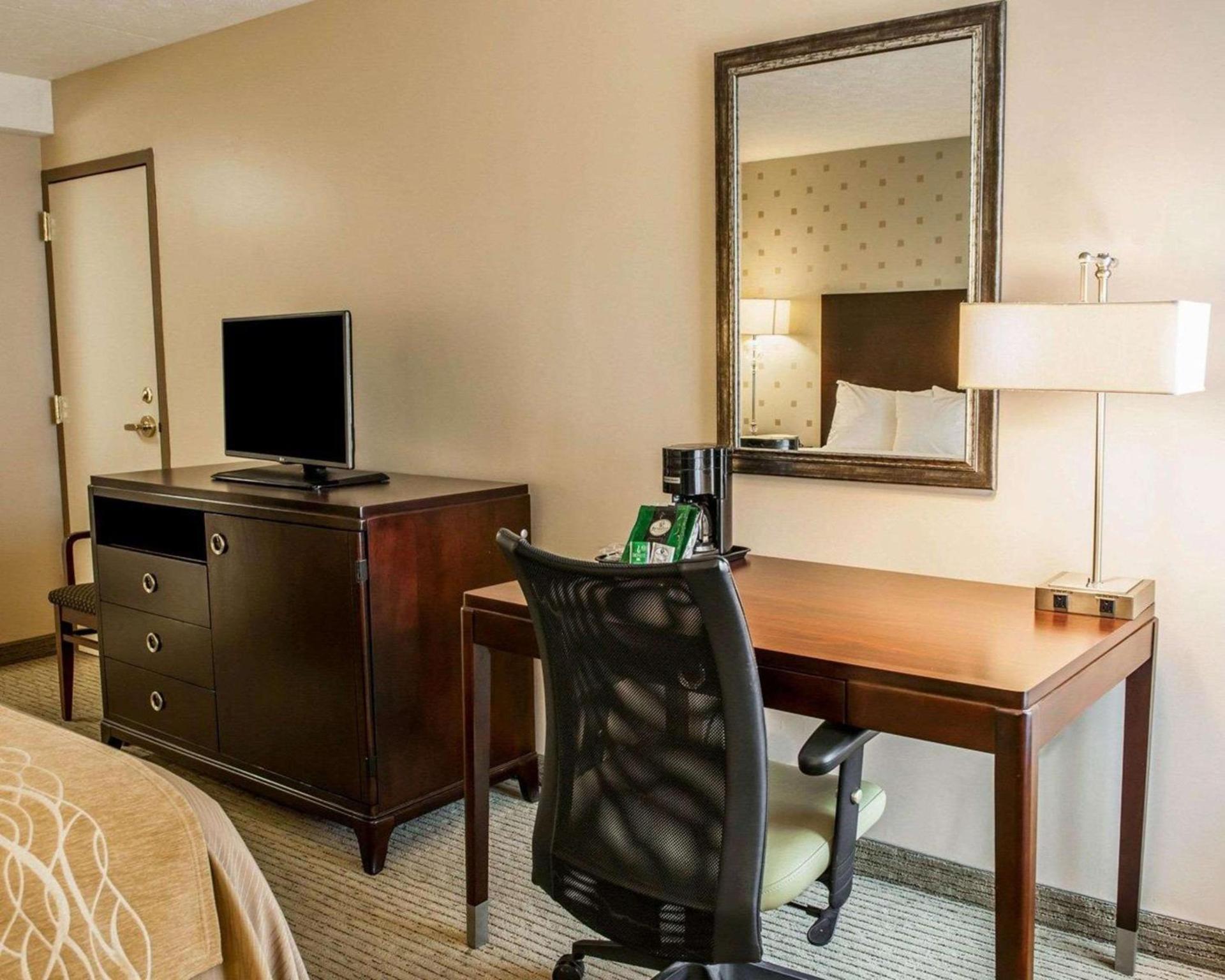 Comfort Inn Bloomington near University photo 17
